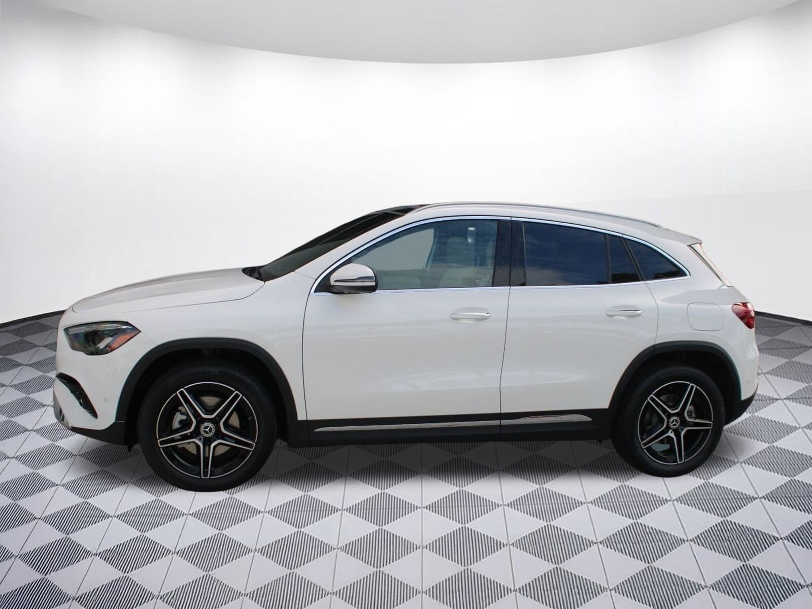 2026 Mercedes Benz GLA 250 photo 2