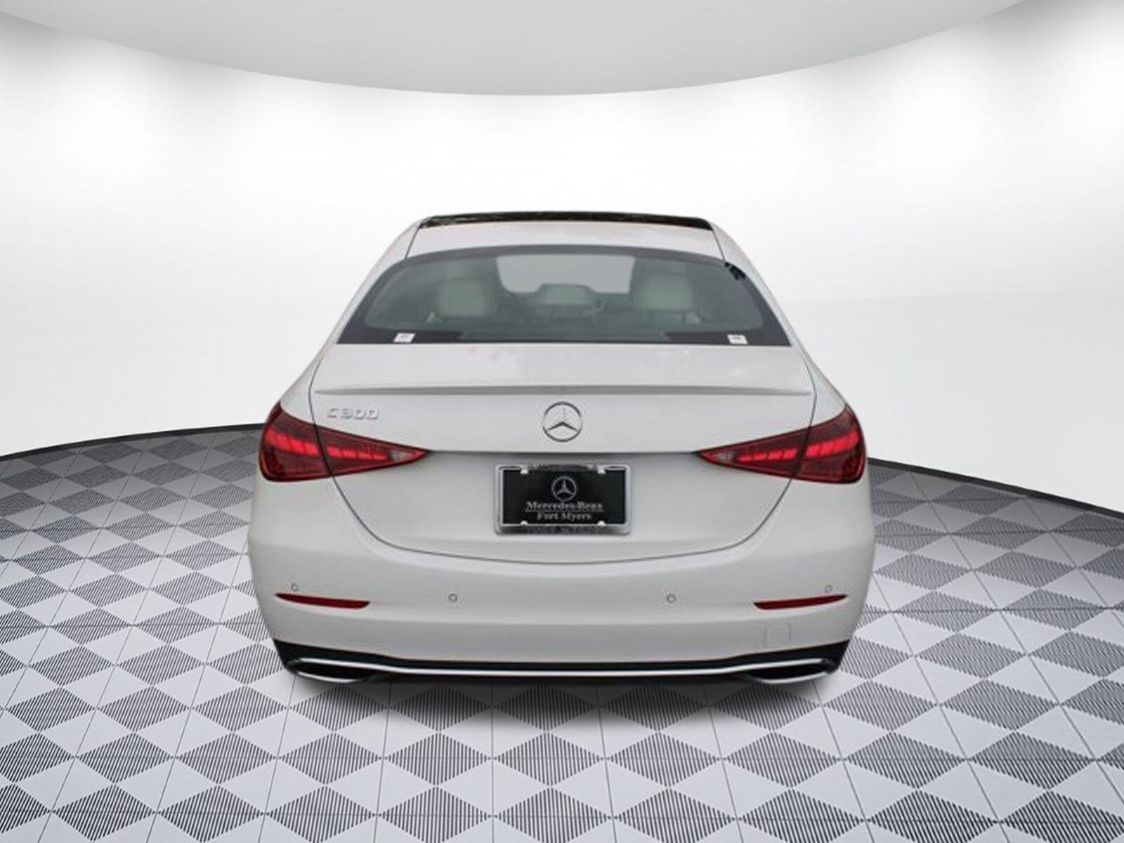 2025 Mercedes Benz C 300 photo 4