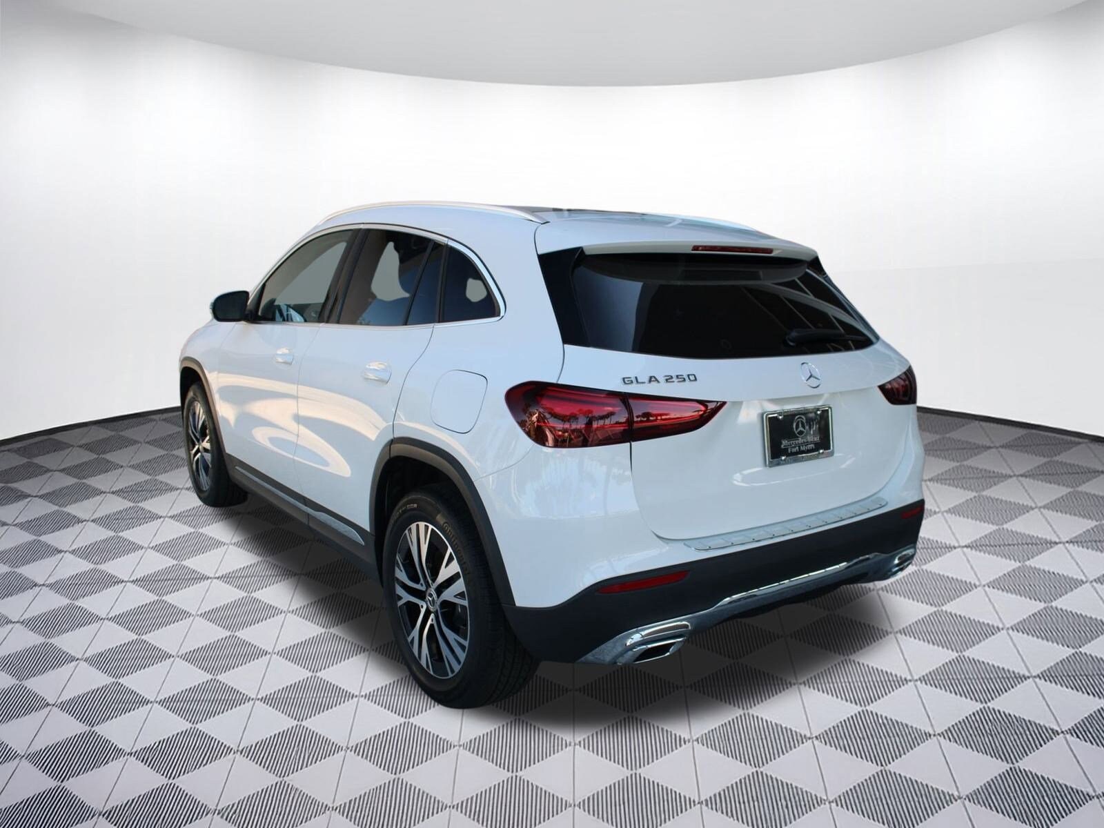 2026 Mercedes Benz GLA 250 photo 3