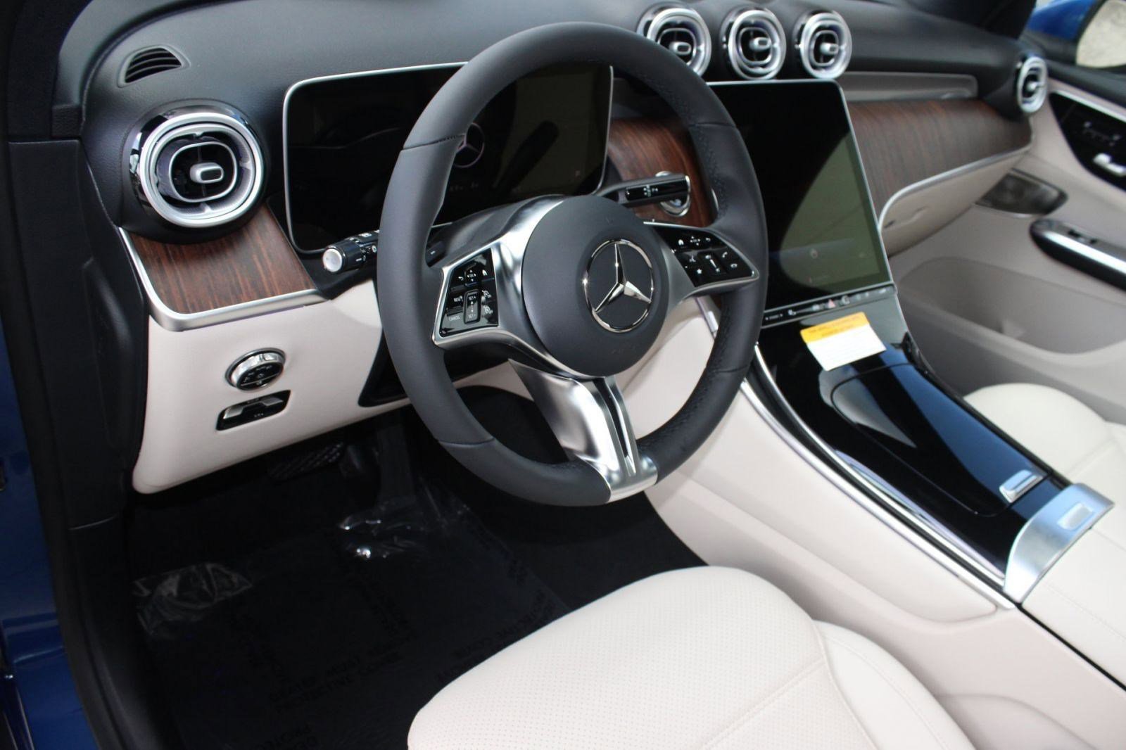 2026 Mercedes Benz GLC 300 4MATIC photo 4