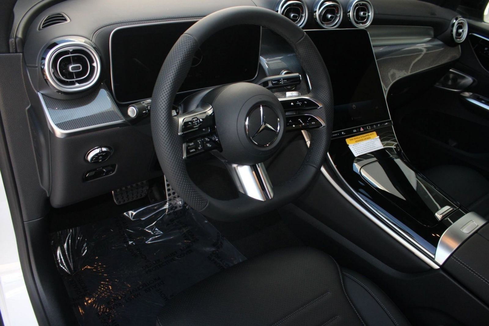 2026 Mercedes Benz GLC 300 4MATIC photo 4