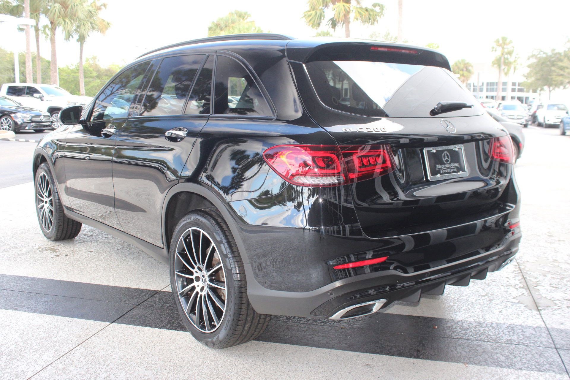 2022 Mercedes Benz GLC 300 photo 3