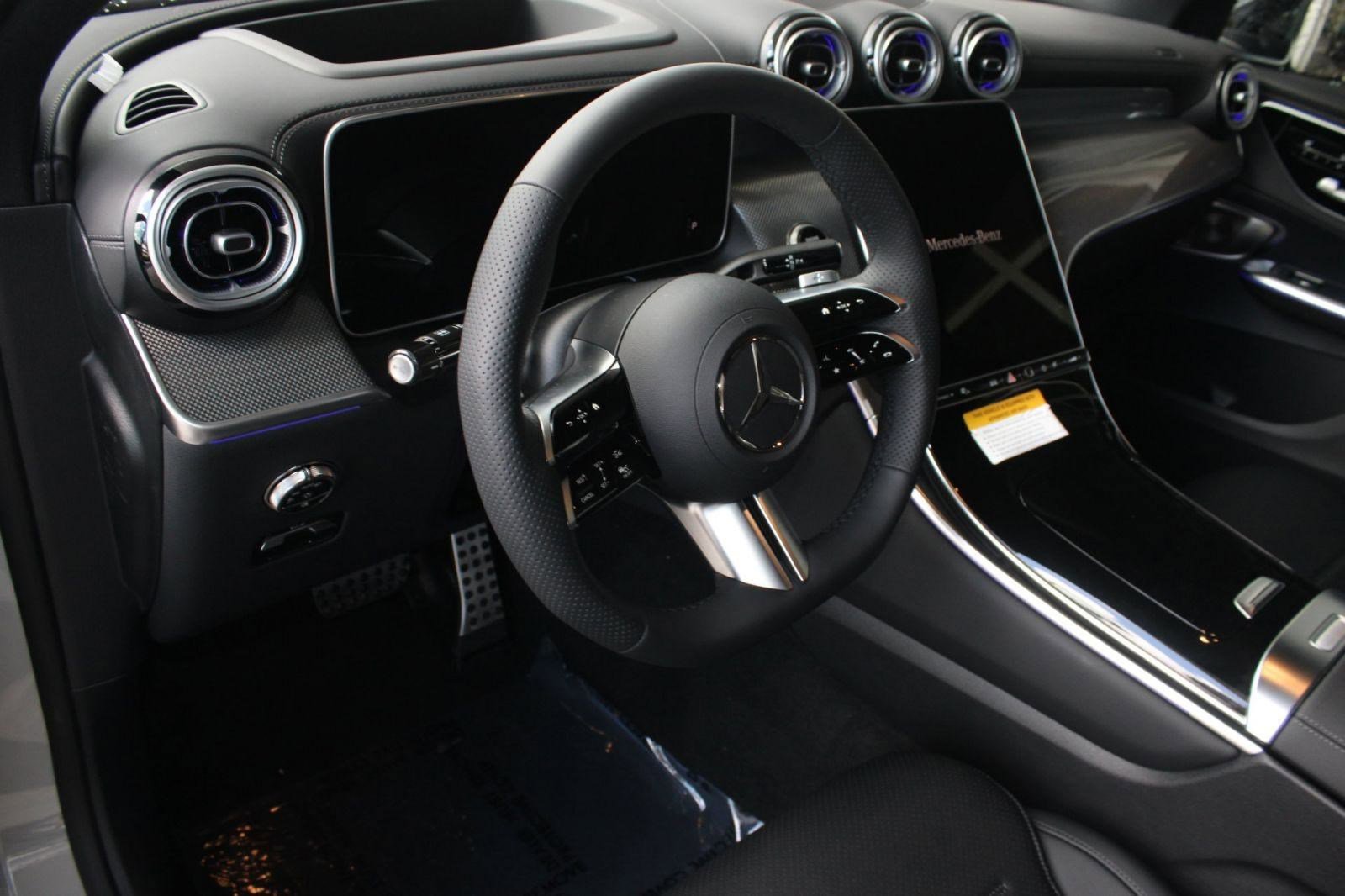 2026 Mercedes Benz GLC 300 4MATIC photo 4