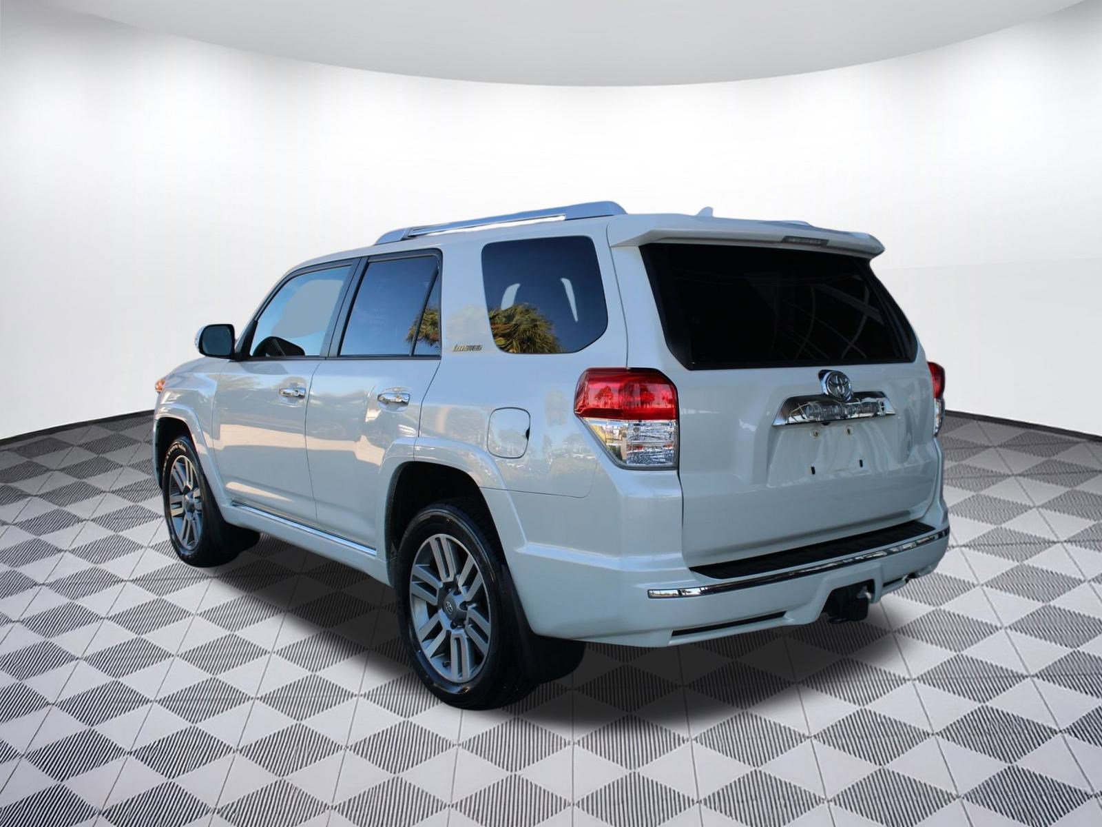 2013 Toyota 4Runner Limited photo 2