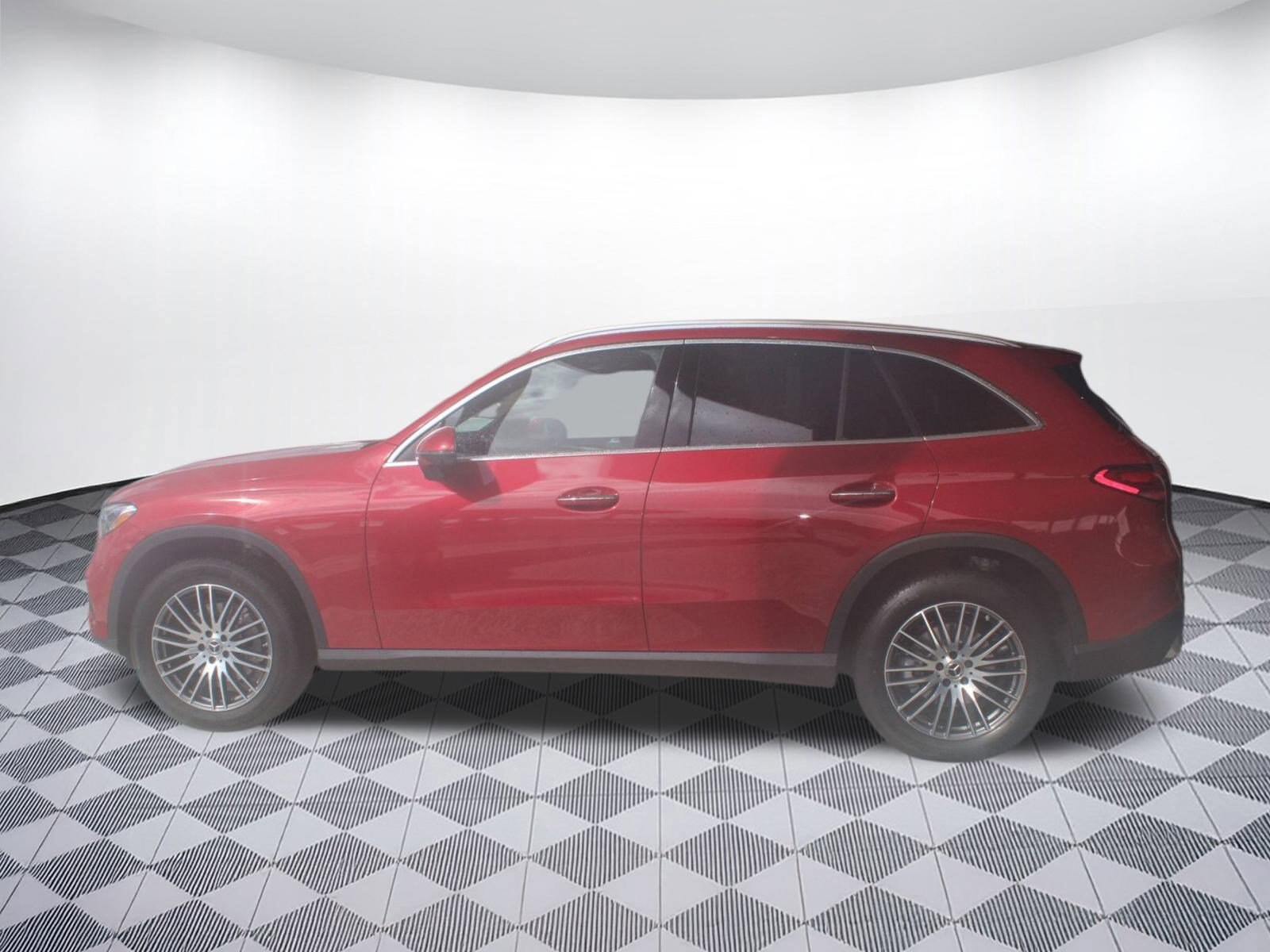 2026 Mercedes Benz GLC 300 photo 2
