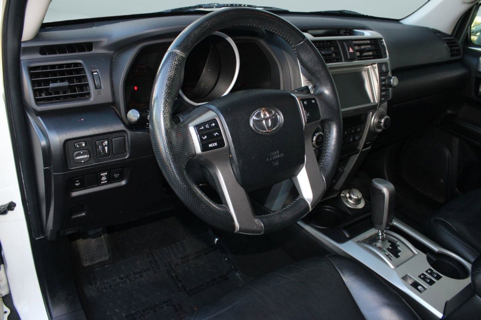 2013 Toyota 4Runner Limited photo 3