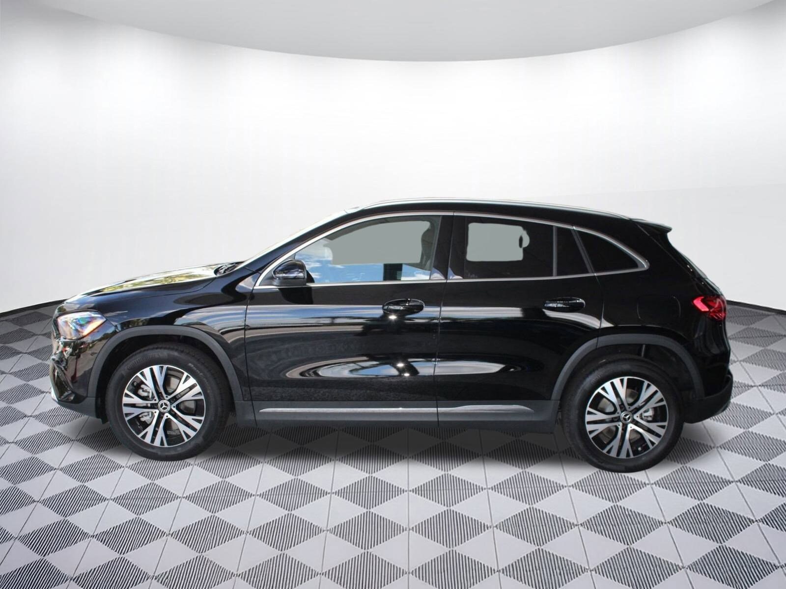 2026 Mercedes Benz GLA 250 photo 2