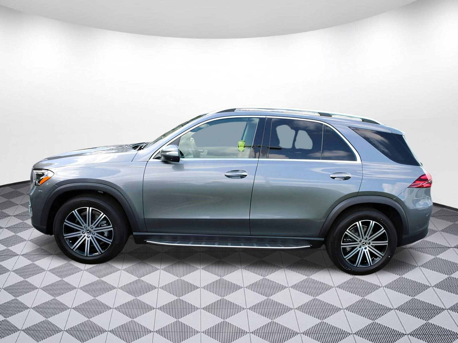 2025 Mercedes Benz GLE 350 4MATIC photo 2