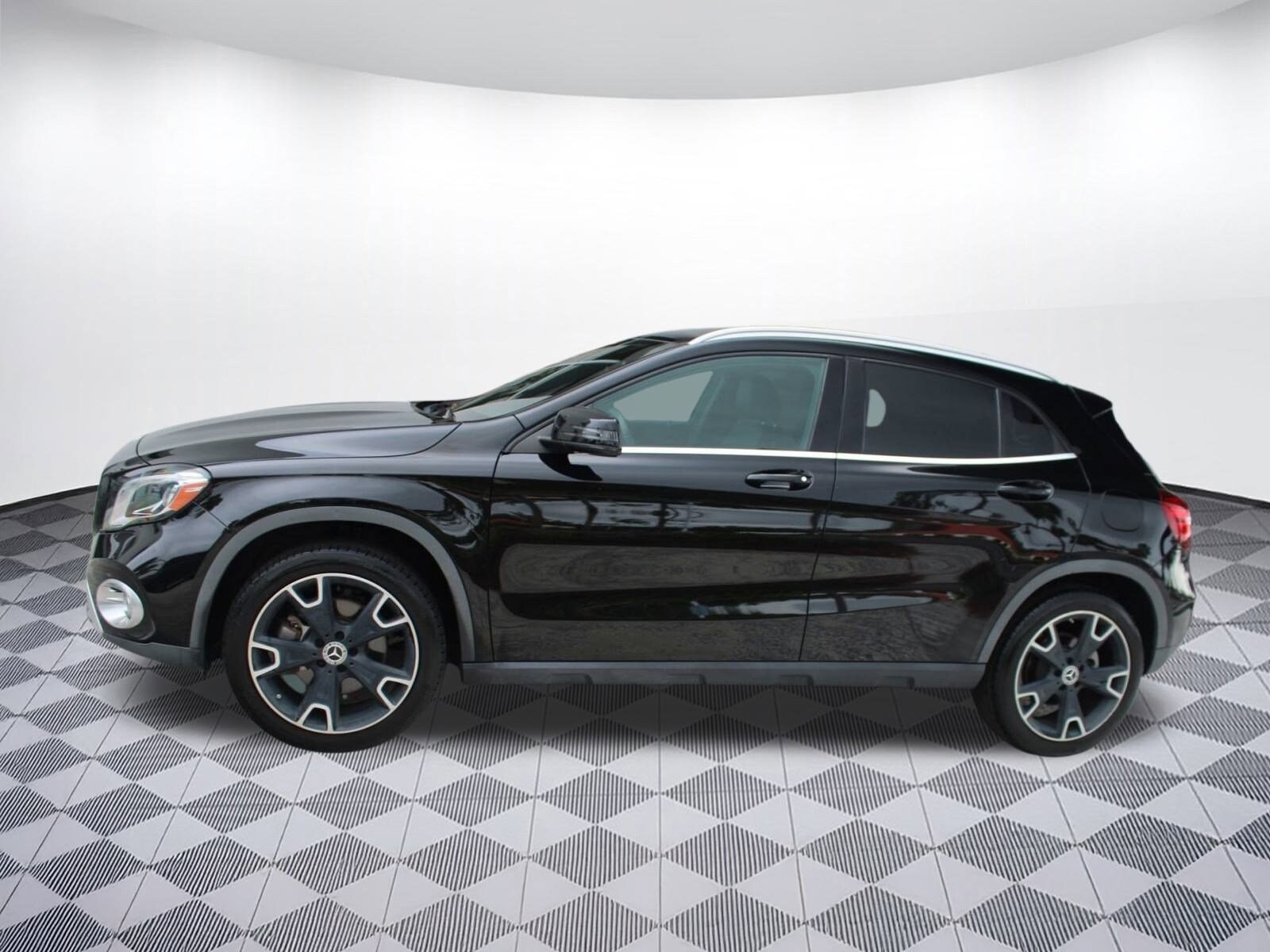 2020 Mercedes Benz GLA 250 photo 2