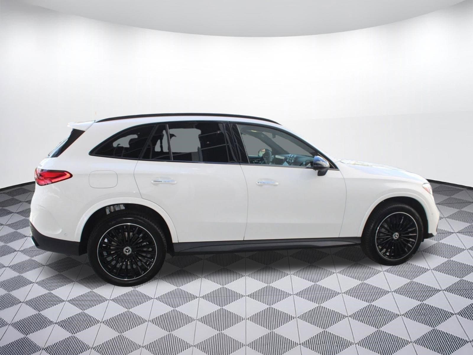2026 Mercedes-Benz GLC Base - Photo 8