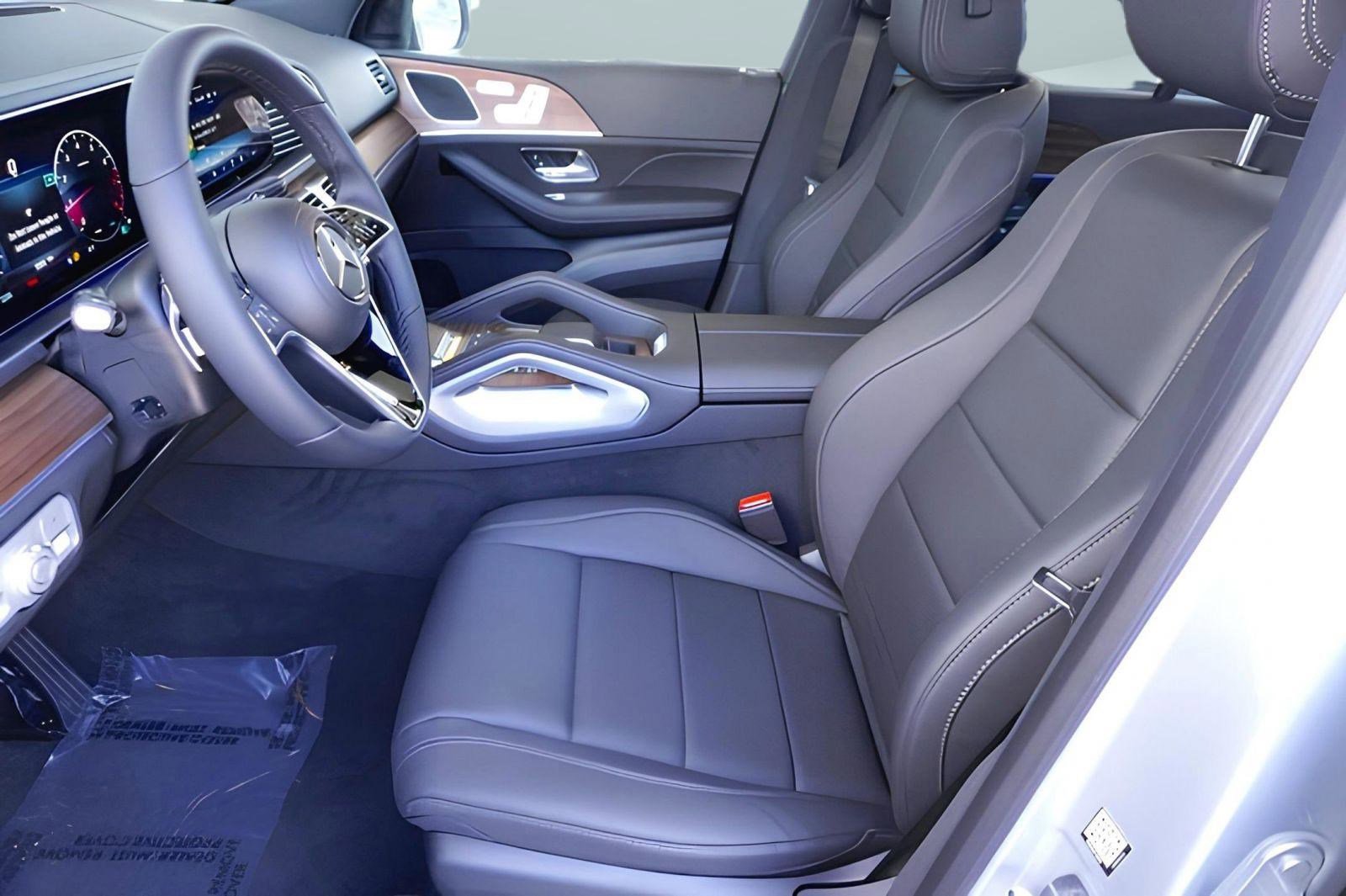 2025 Mercedes Benz GLE 350 photo 4
