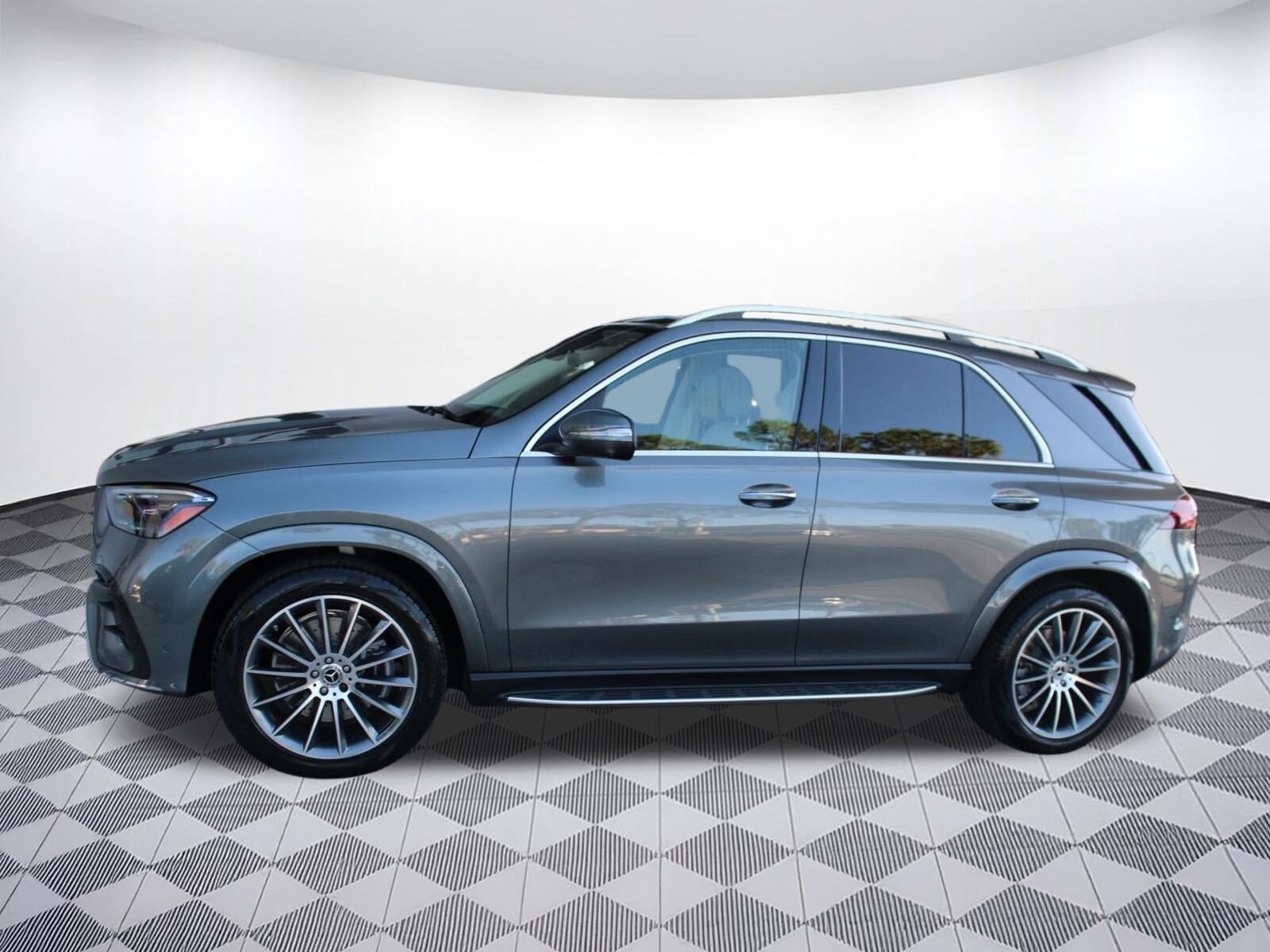 2026 Mercedes Benz GLE 450 4MATIC photo 2