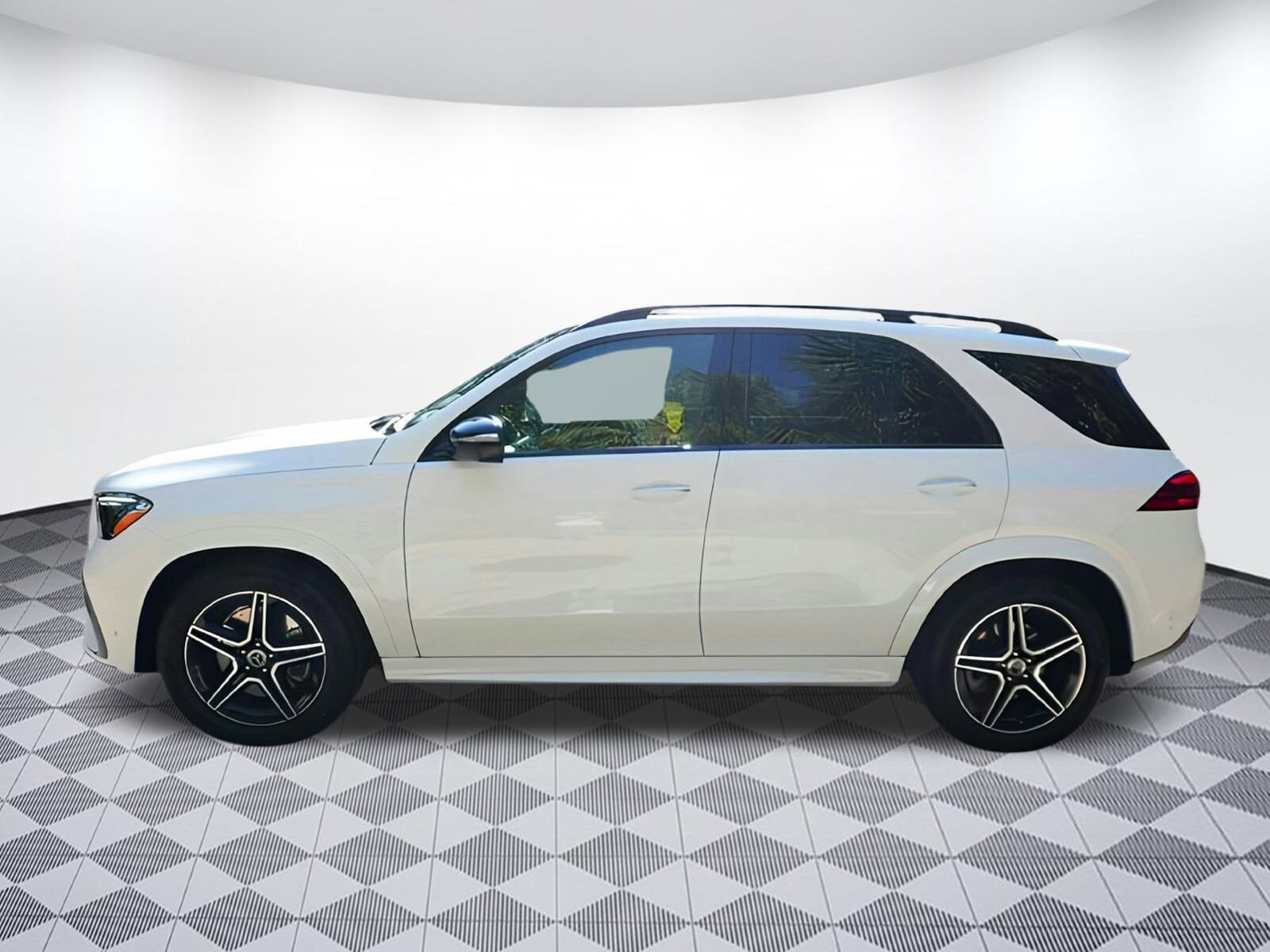 2025 Mercedes Benz GLE 350 photo 4