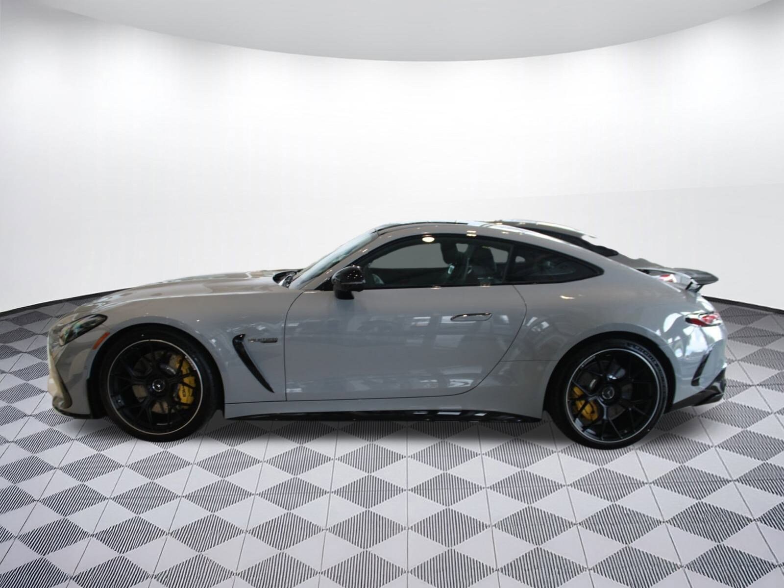 2026 Mercedes Benz AMG GT photo 2