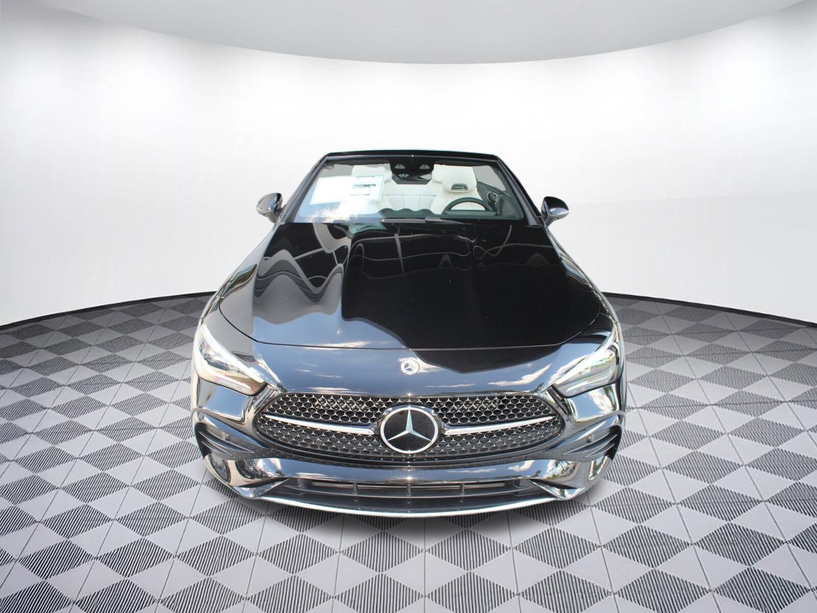 2026 Mercedes Benz CLE 300 4MATIC Cabriolet photo 4