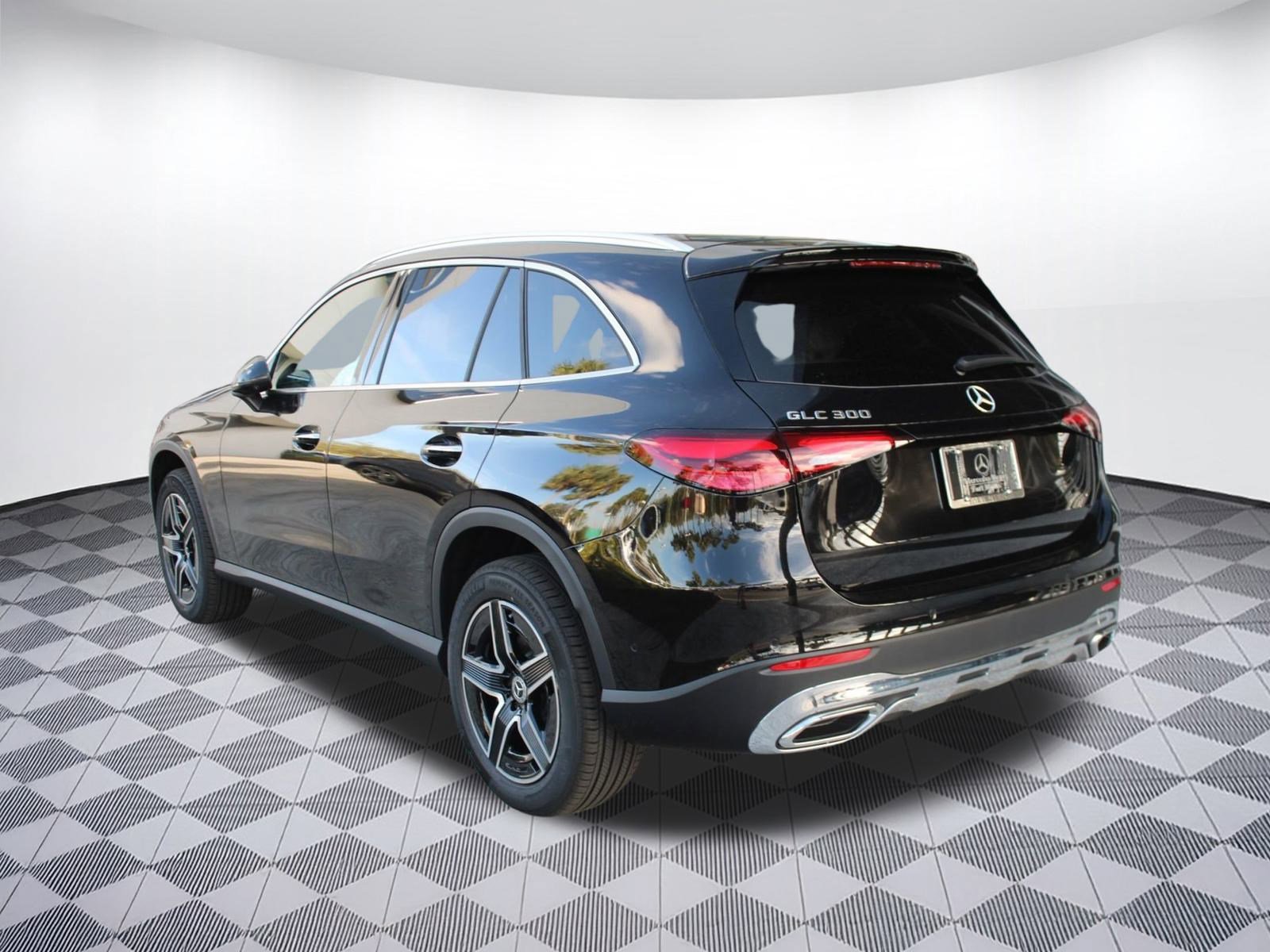 2026 Mercedes Benz GLC 300 photo 3