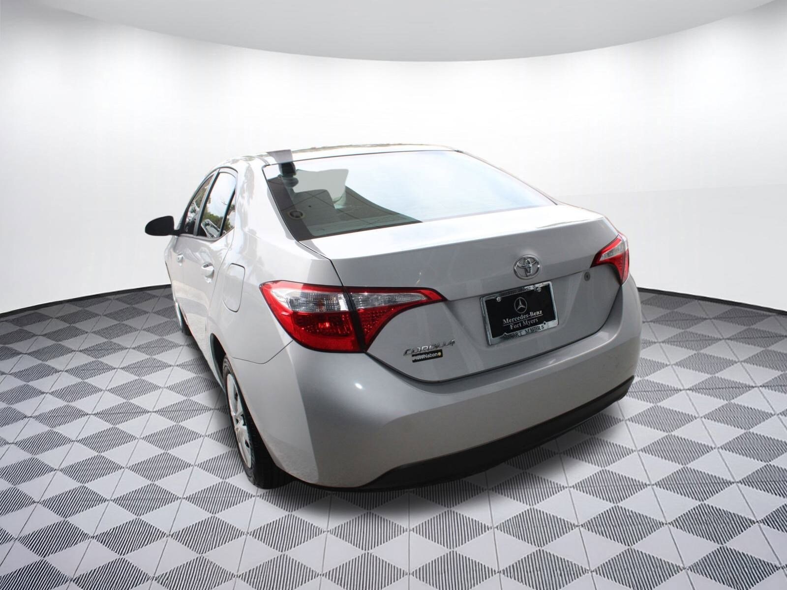 2015 Toyota Corolla L photo 3