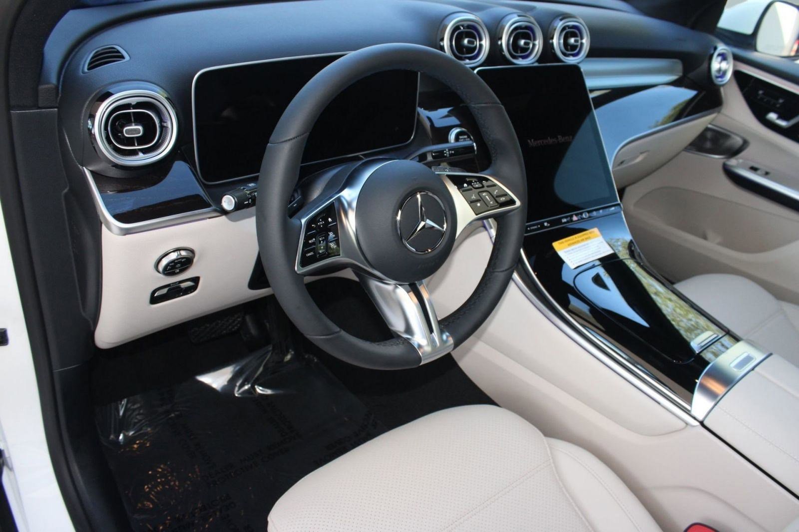 2026 Mercedes Benz GLC 300 4MATIC photo 4