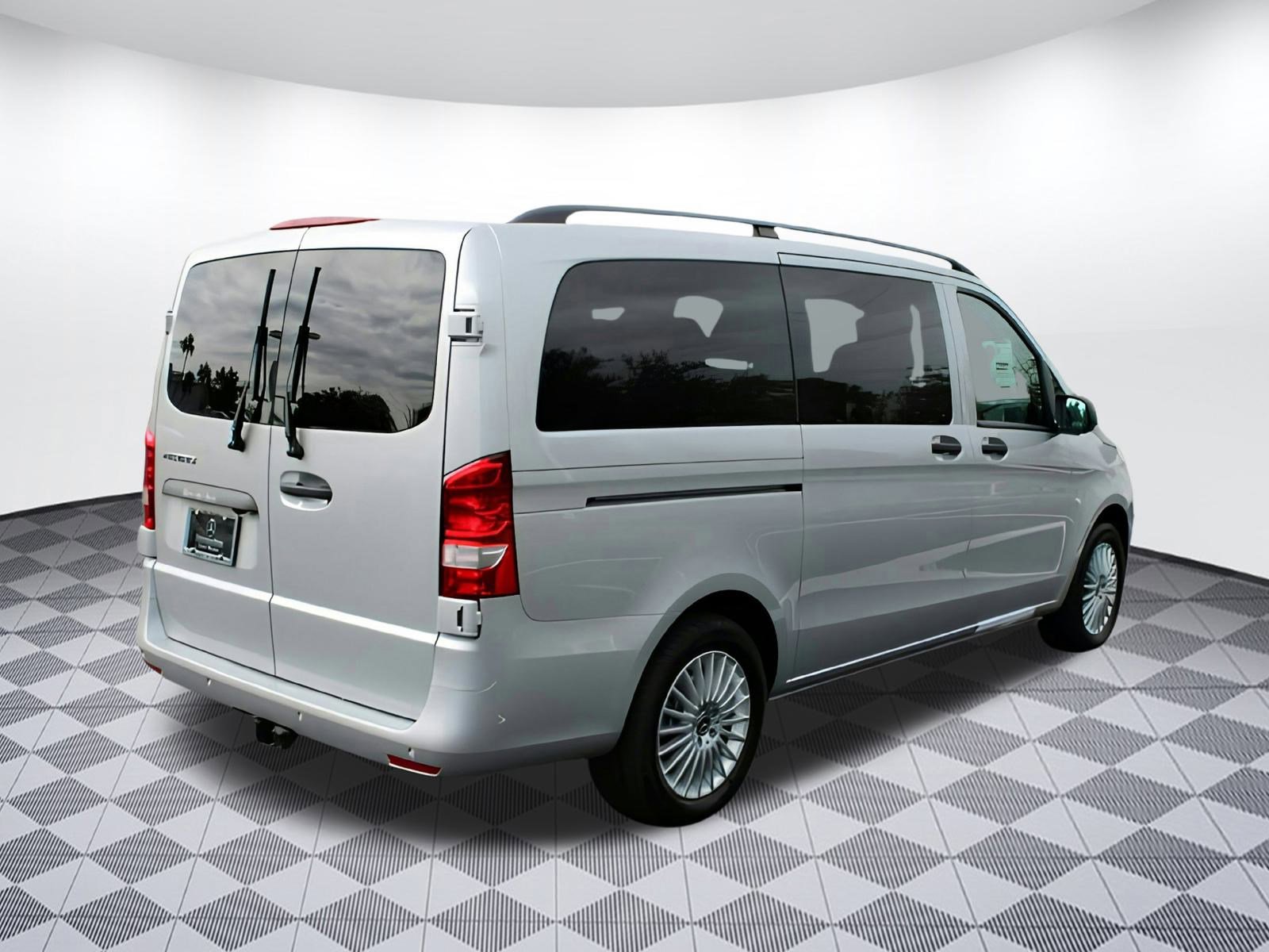 2023 Mercedes Benz Metris Van photo 2