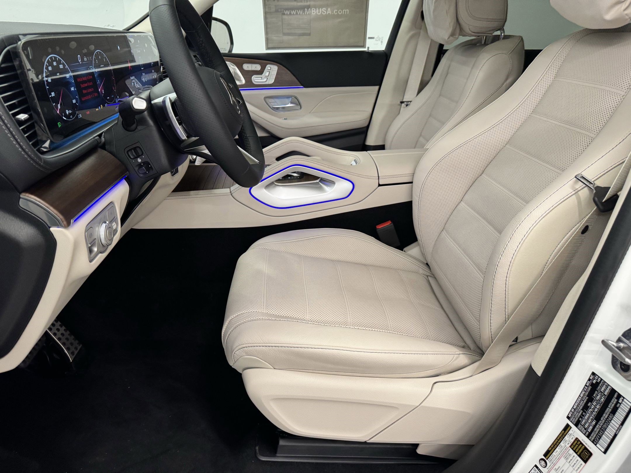 2026 Mercedes Benz GLS 450 4MATIC photo 3