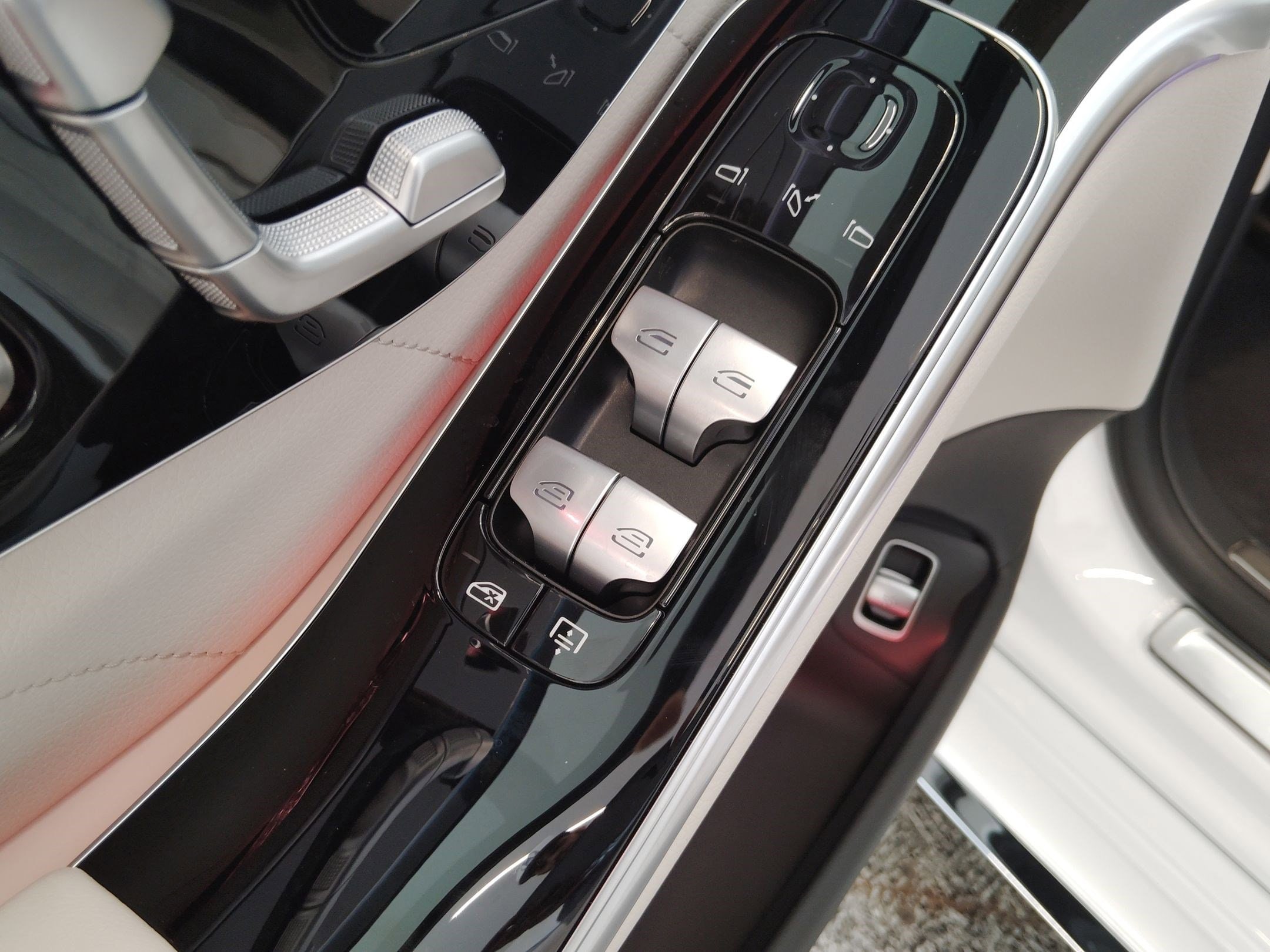 2026 Mercedes-Benz S-Class S 580 - Photo 22