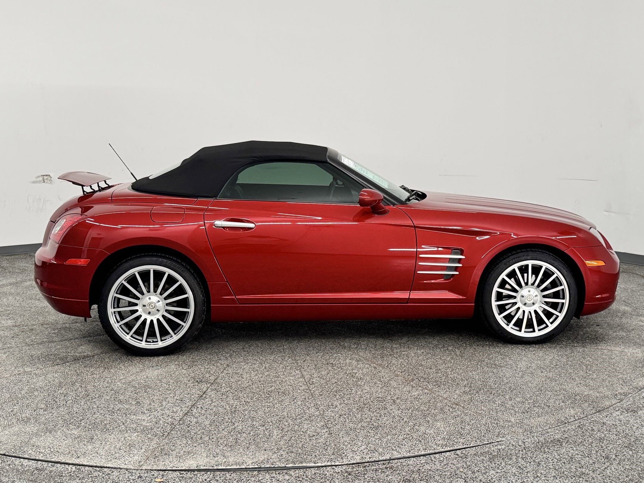2007 Chrysler Crossfire Base photo 4