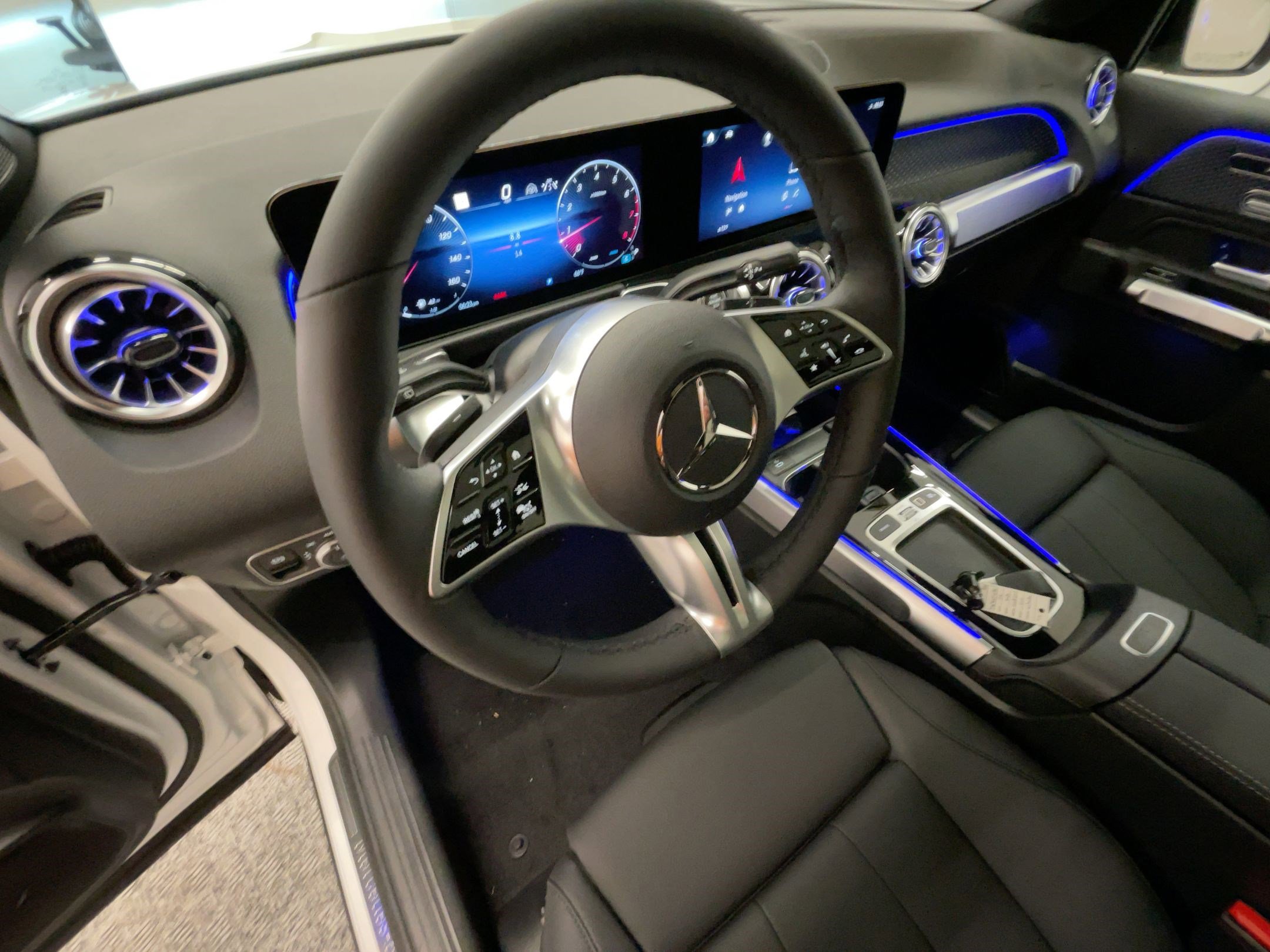 2026 Mercedes Benz GLB 250 4MATIC photo 4