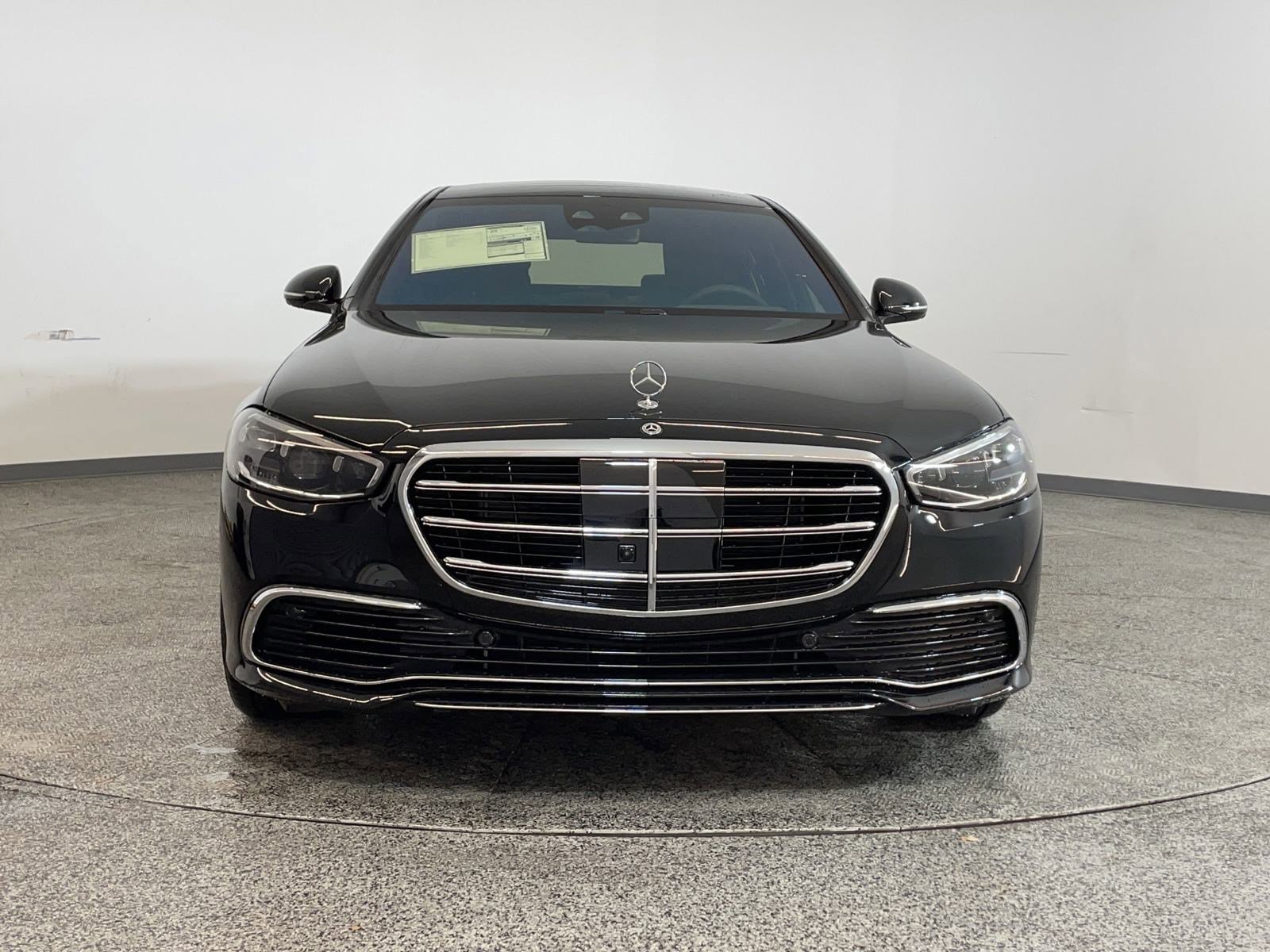 2025 Mercedes Benz S 450 580 4MATIC photo 2