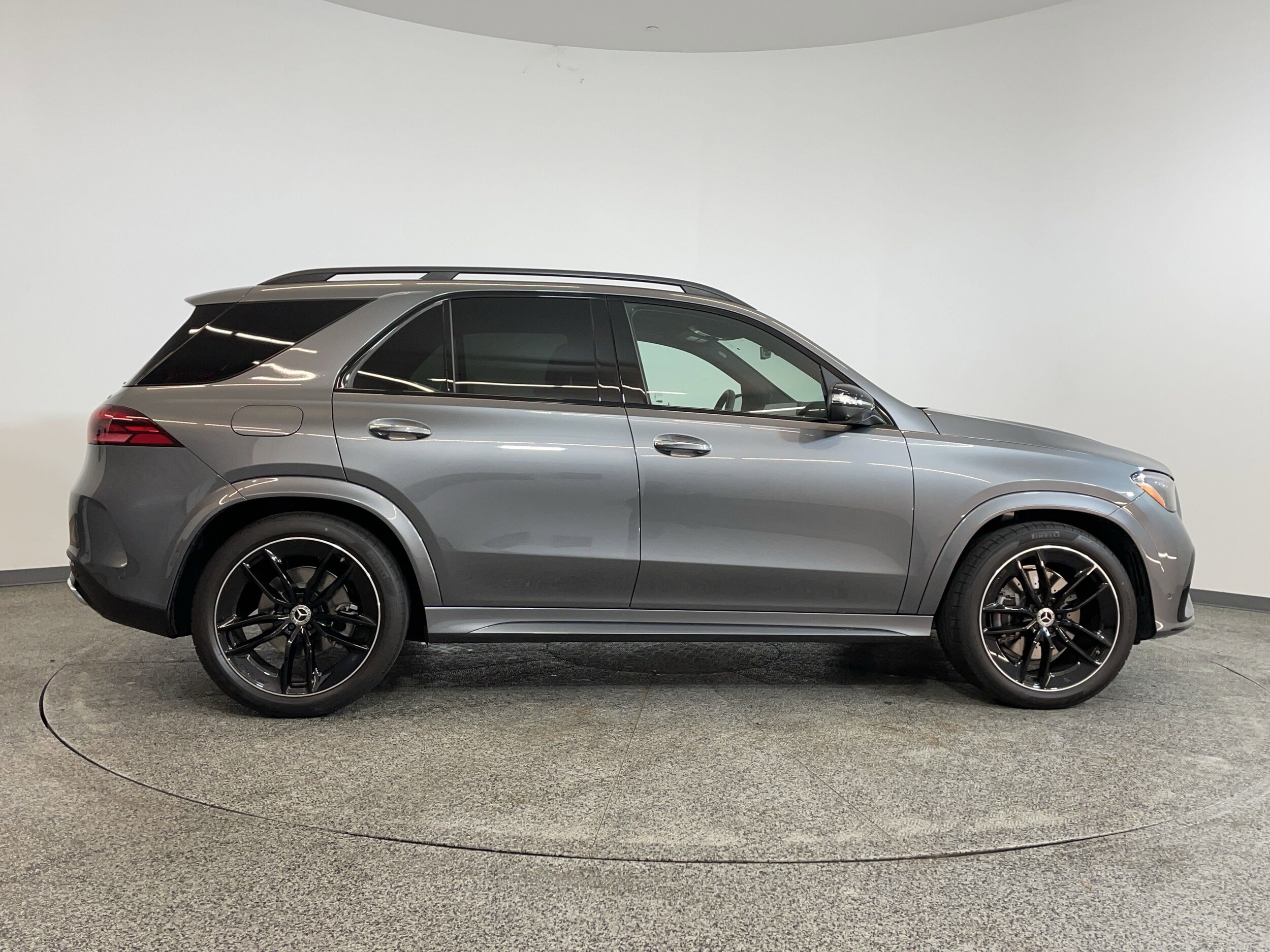 2025 Mercedes Benz GLE 450 4MATIC photo 3
