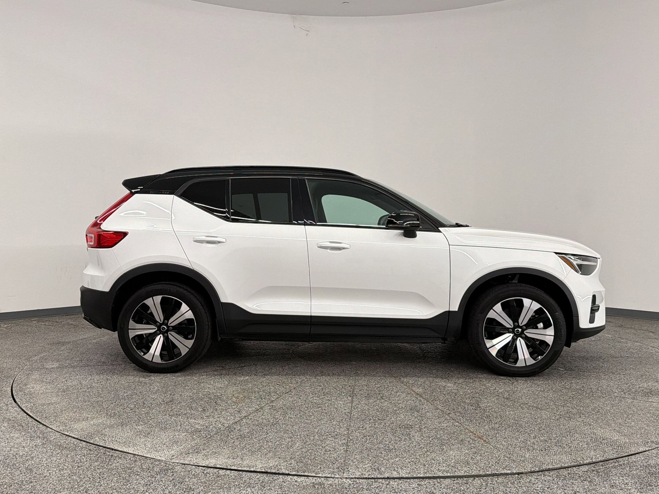 2023 Volvo XC40 Core - Photo 8