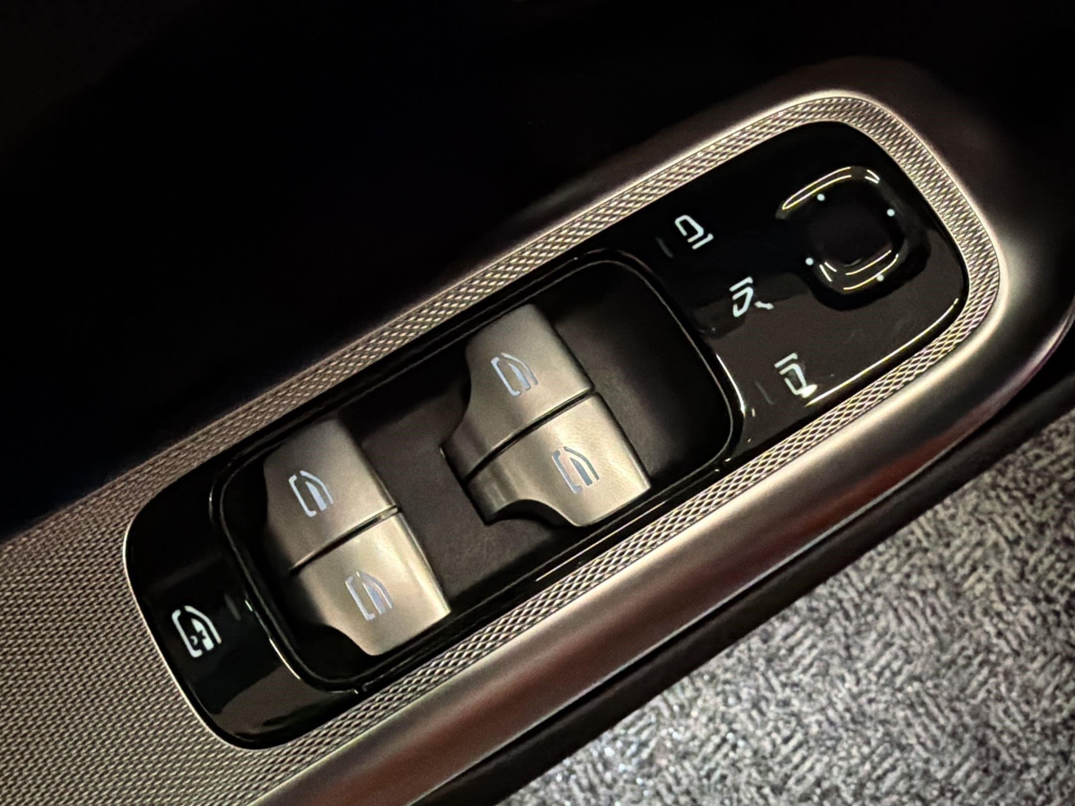 2026 Mercedes-Benz E-Class E350 - Photo 27