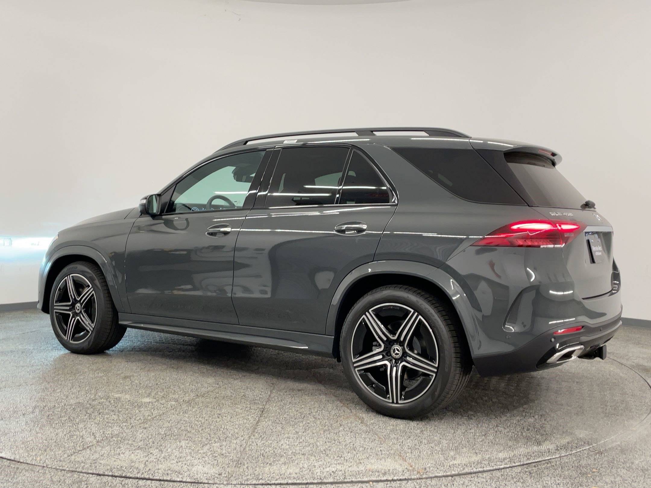 2026 Mercedes Benz GLE 450 4MATIC photo 3