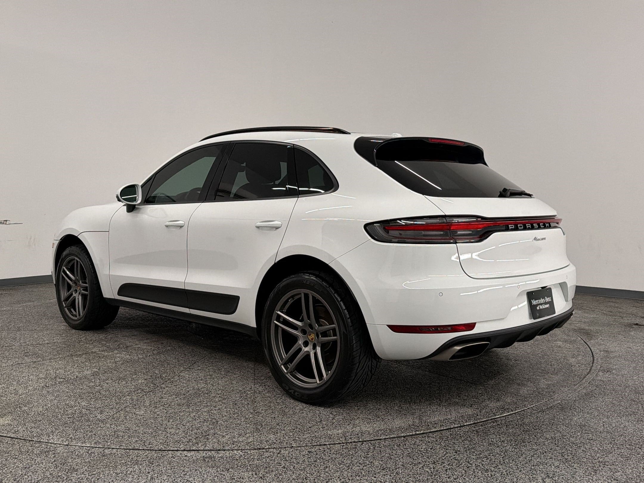 Macan AWD SUV