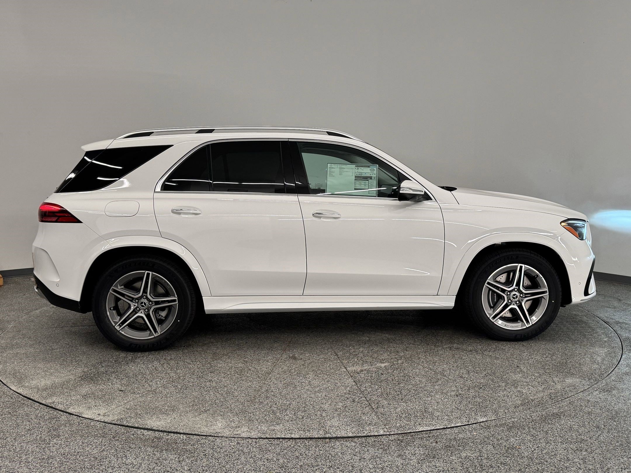 2026 Mercedes Benz GLE 450 4MATIC photo 4