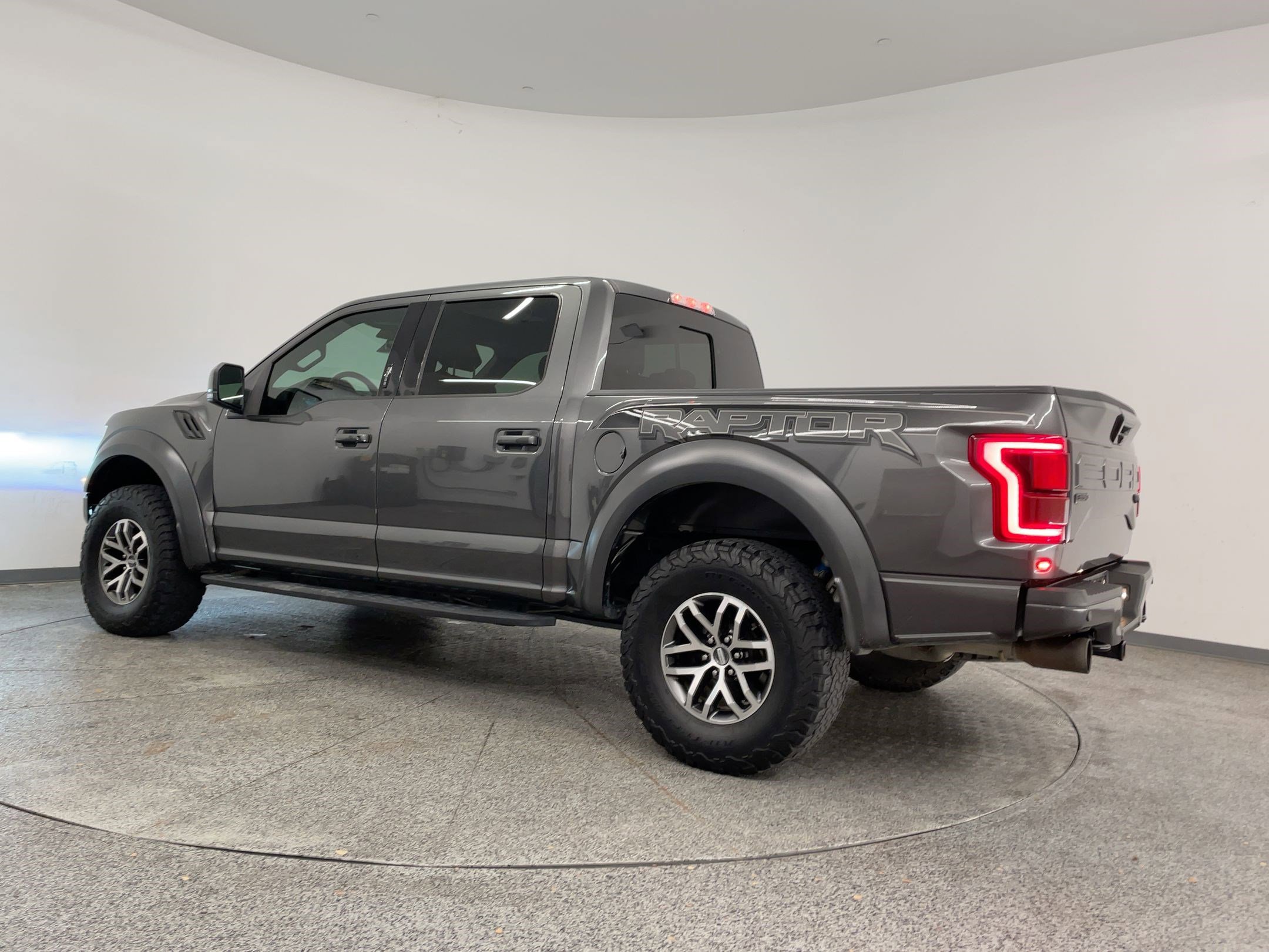 2018 Ford F-150 Raptor photo 3