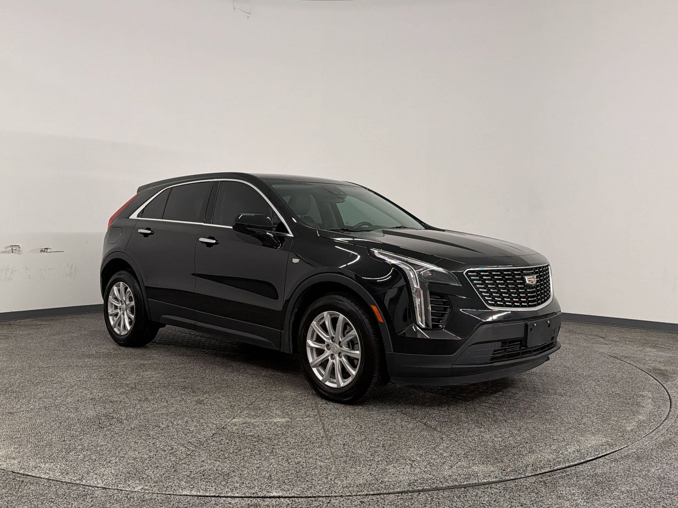 XT4 FWD Luxury SUV