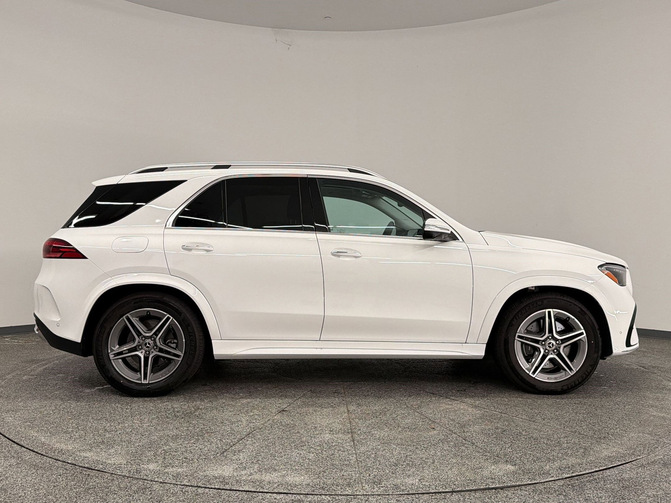 2026 Mercedes-Benz GLE GLE450 - Photo 7