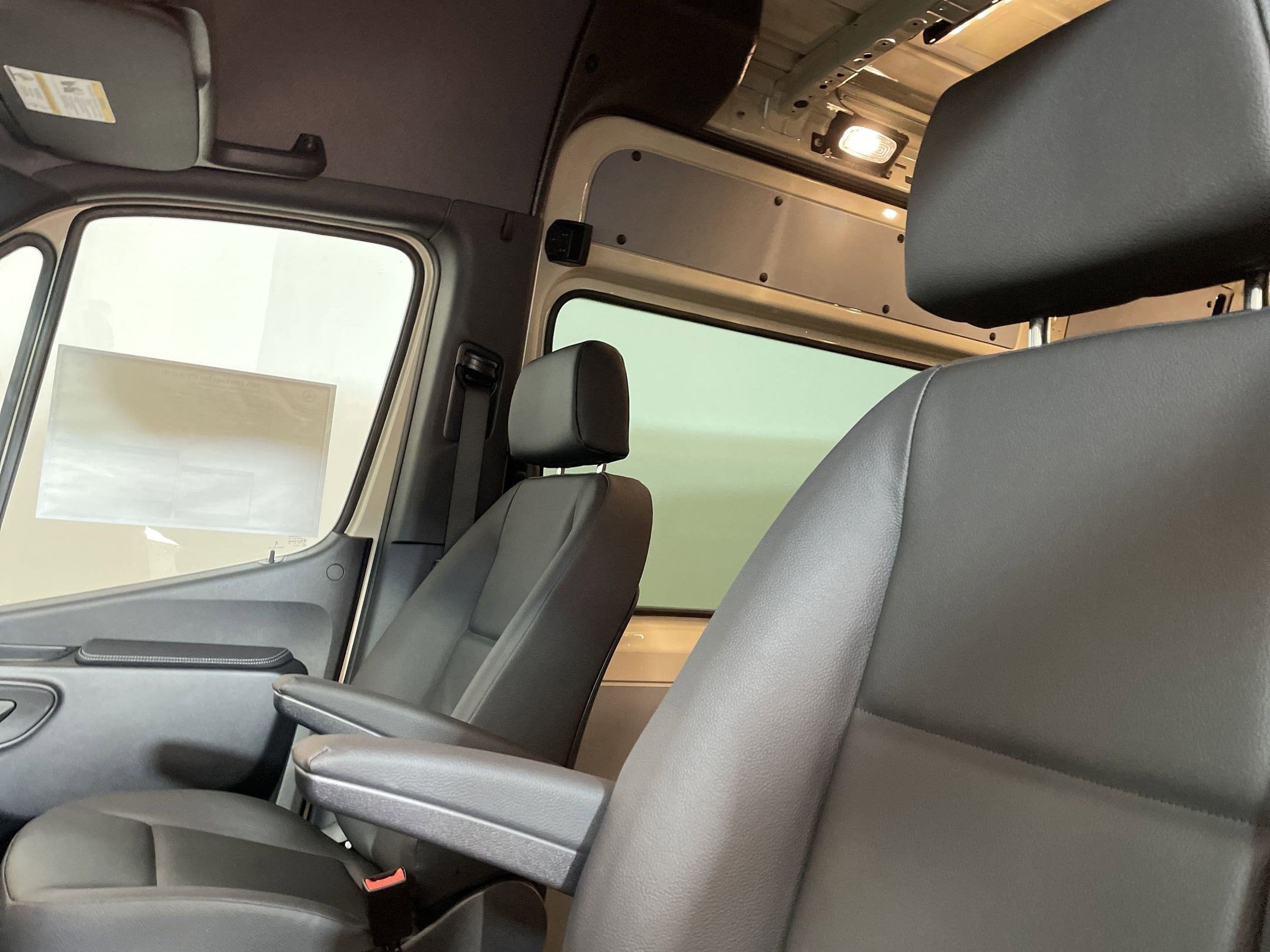 2025 Mercedes-Benz Sprinter Crew Van Base - Photo 25