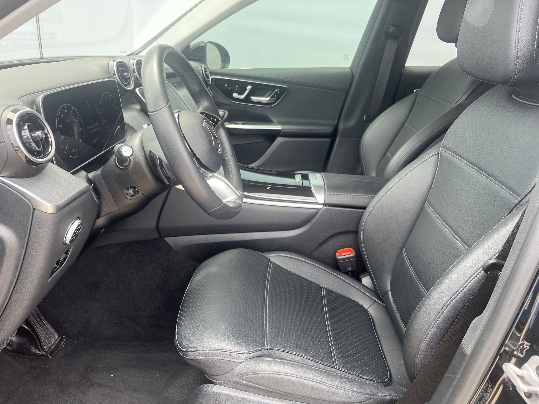 2024 Mercedes Benz GLC 300 photo 4