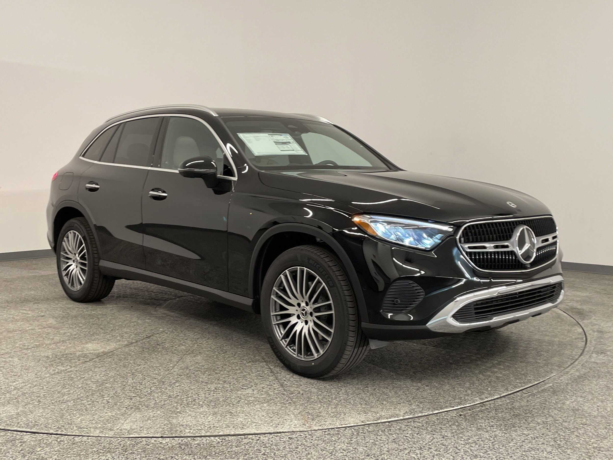 2026 Mercedes Benz GLC 300 4MATIC photo 3