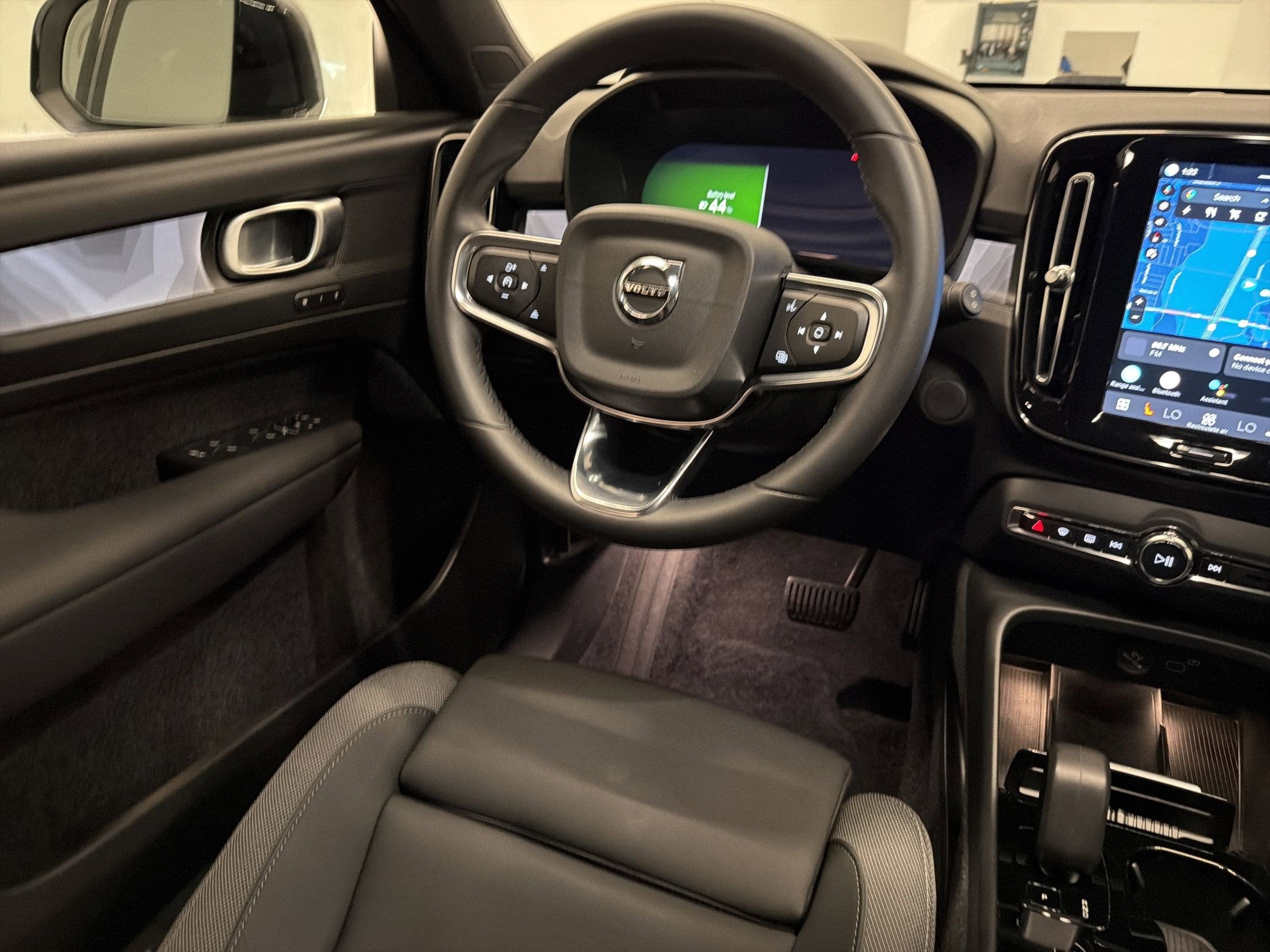 2023 Volvo XC40 Core - Photo 26