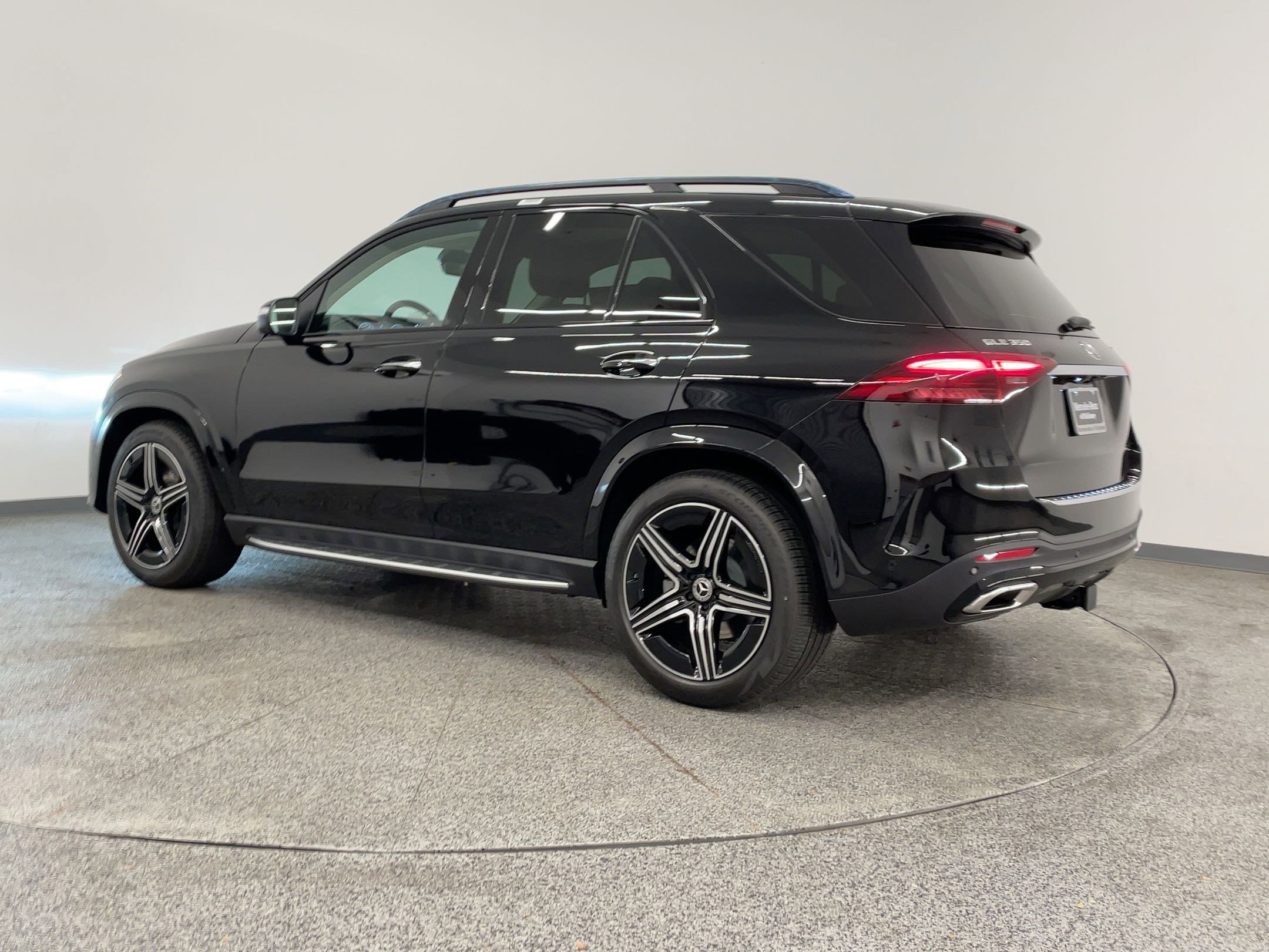 2026 Mercedes Benz GLE 350 4MATIC photo 3