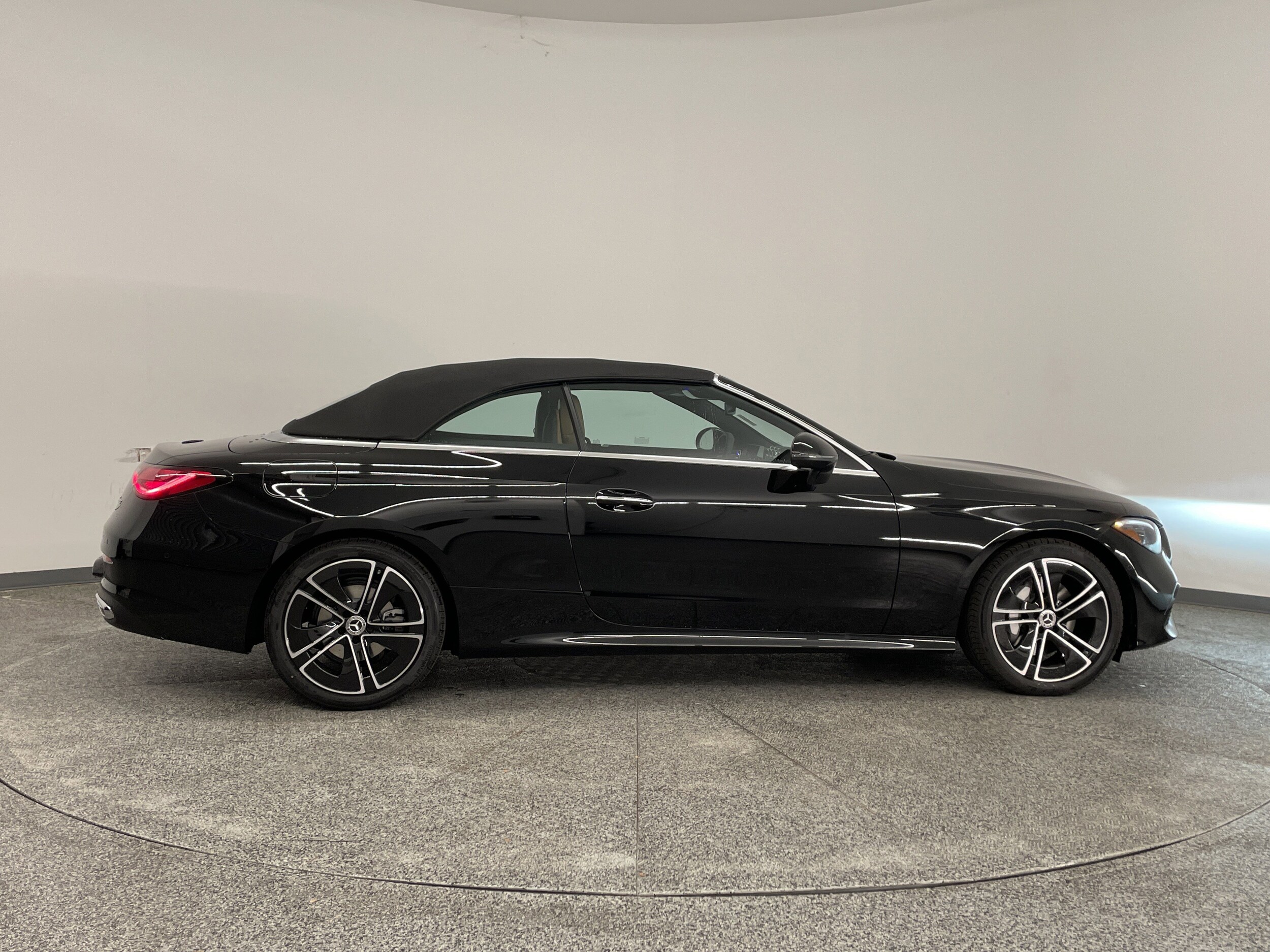 2026 Mercedes Benz CLE 300 4MATIC photo 3