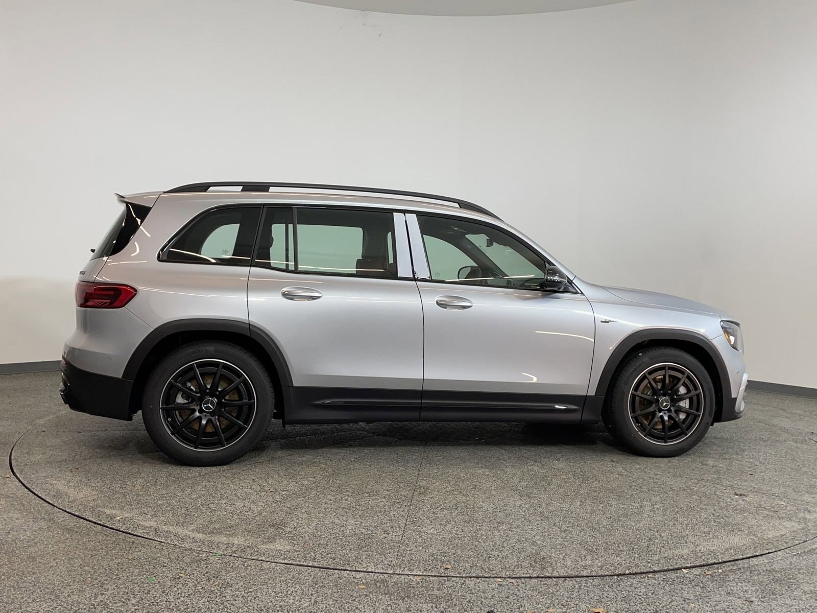 2025 Mercedes Benz GLB AMG 35 4MATIC photo 3