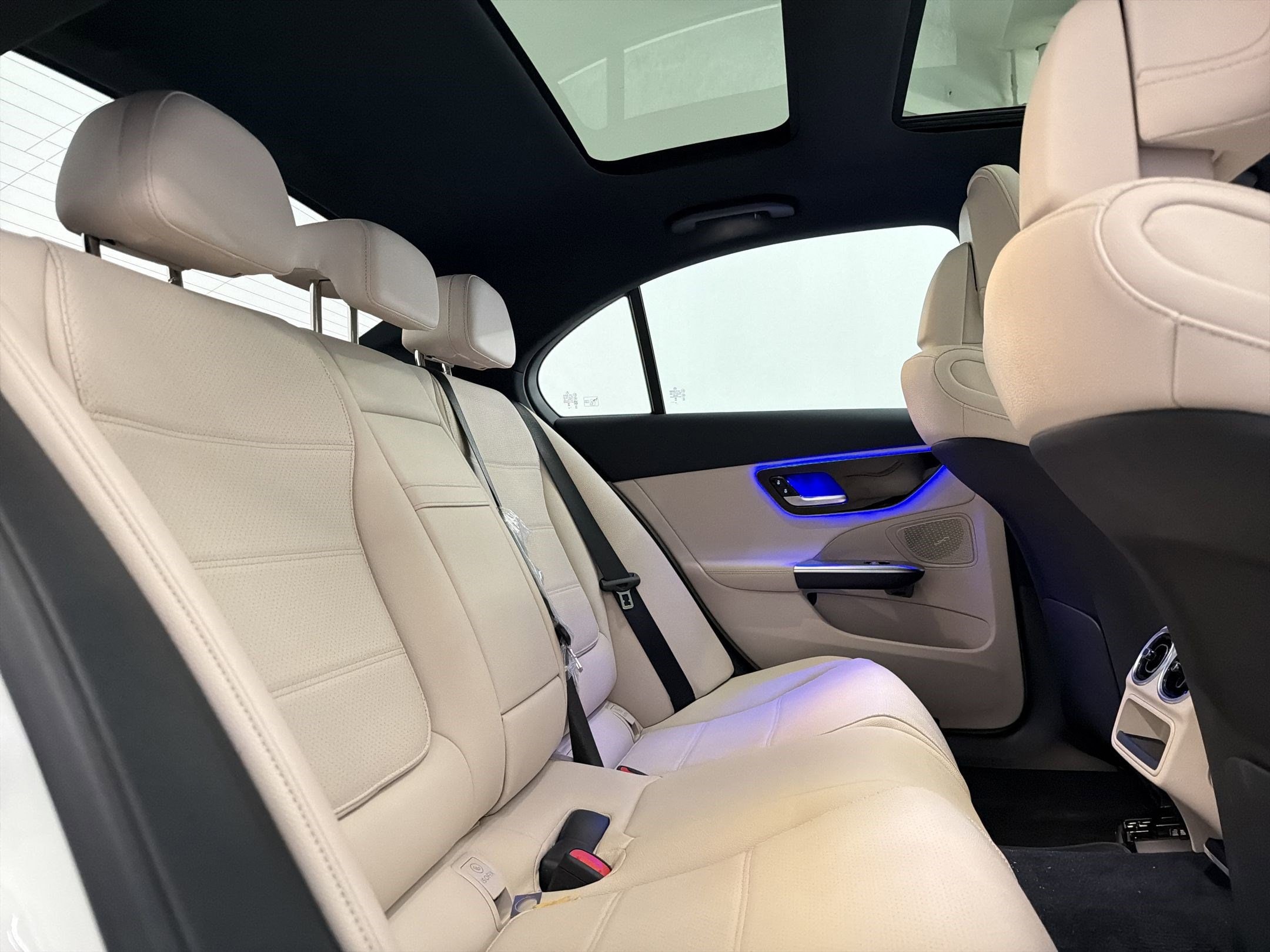 2026 Mercedes-Benz C-Class Sedan C 300 - Photo 28
