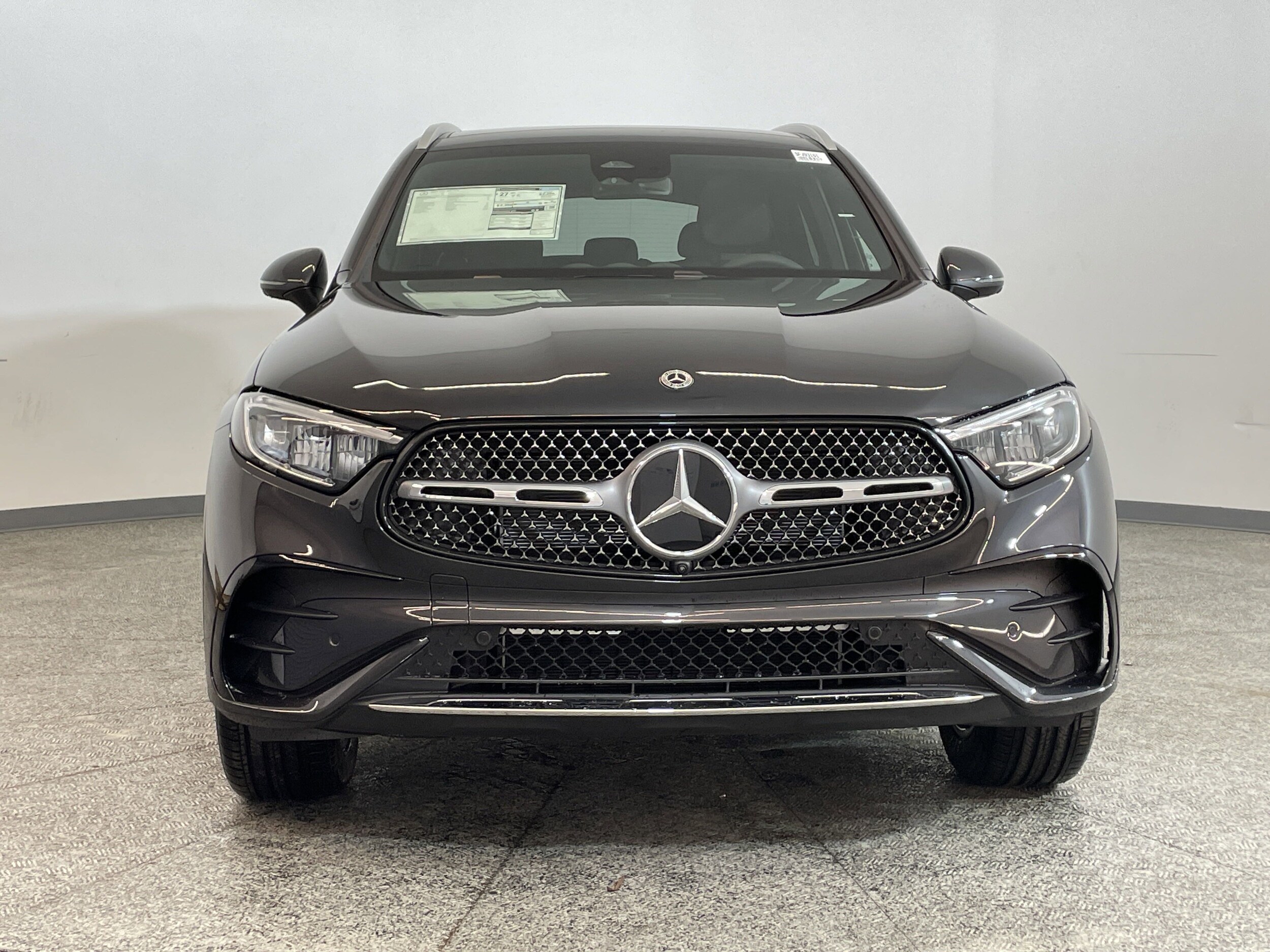 2025 Mercedes Benz GLC 300 photo 2