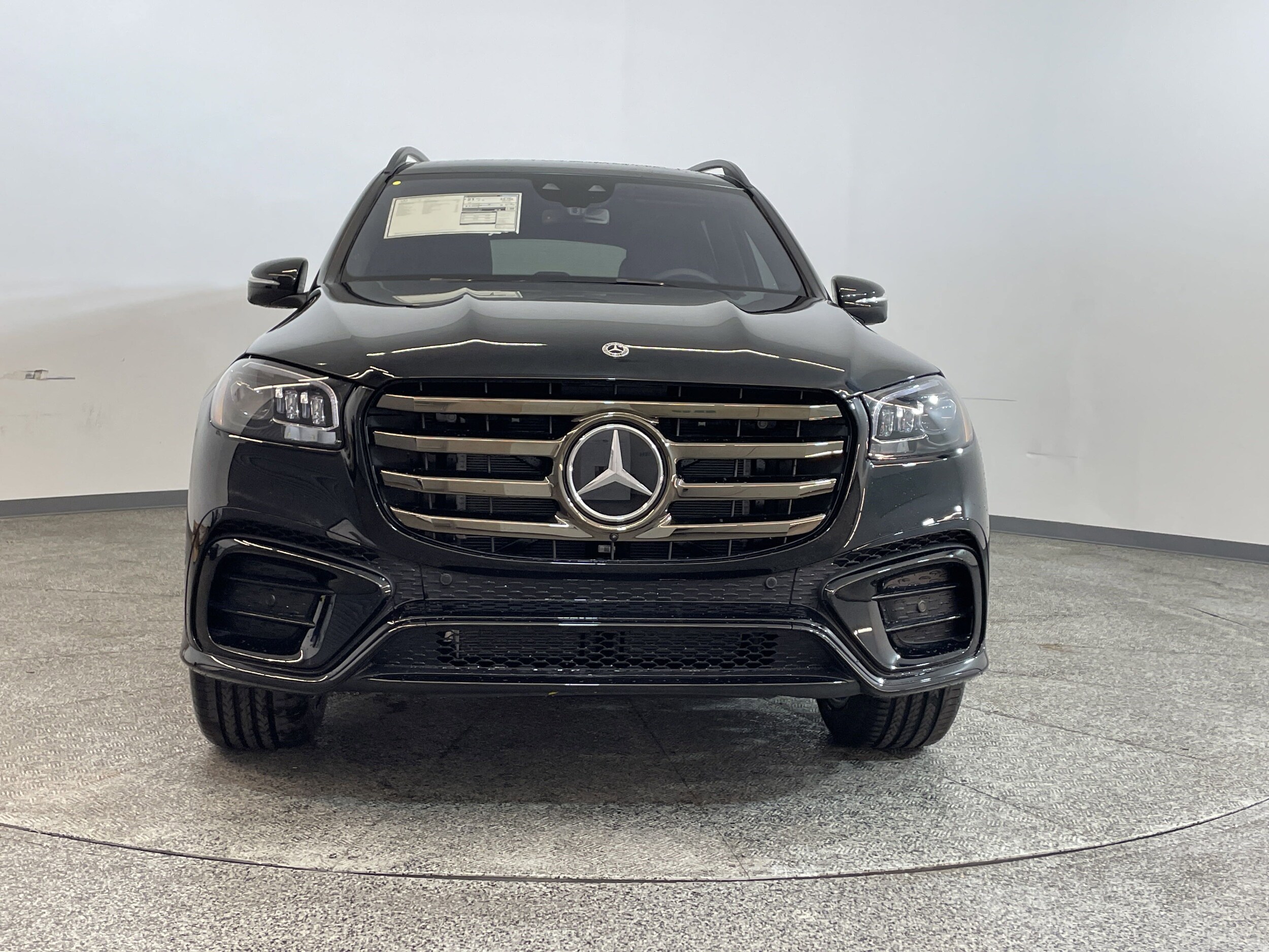 2025 Mercedes Benz GLS 450 4MATIC photo 2