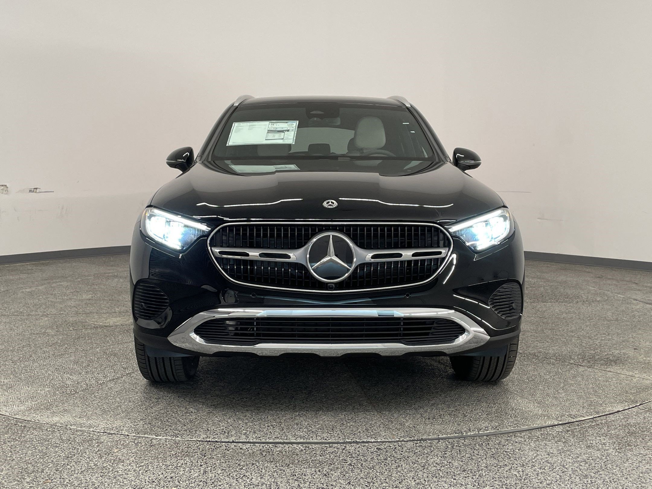2026 Mercedes Benz GLC 300 4MATIC photo 2