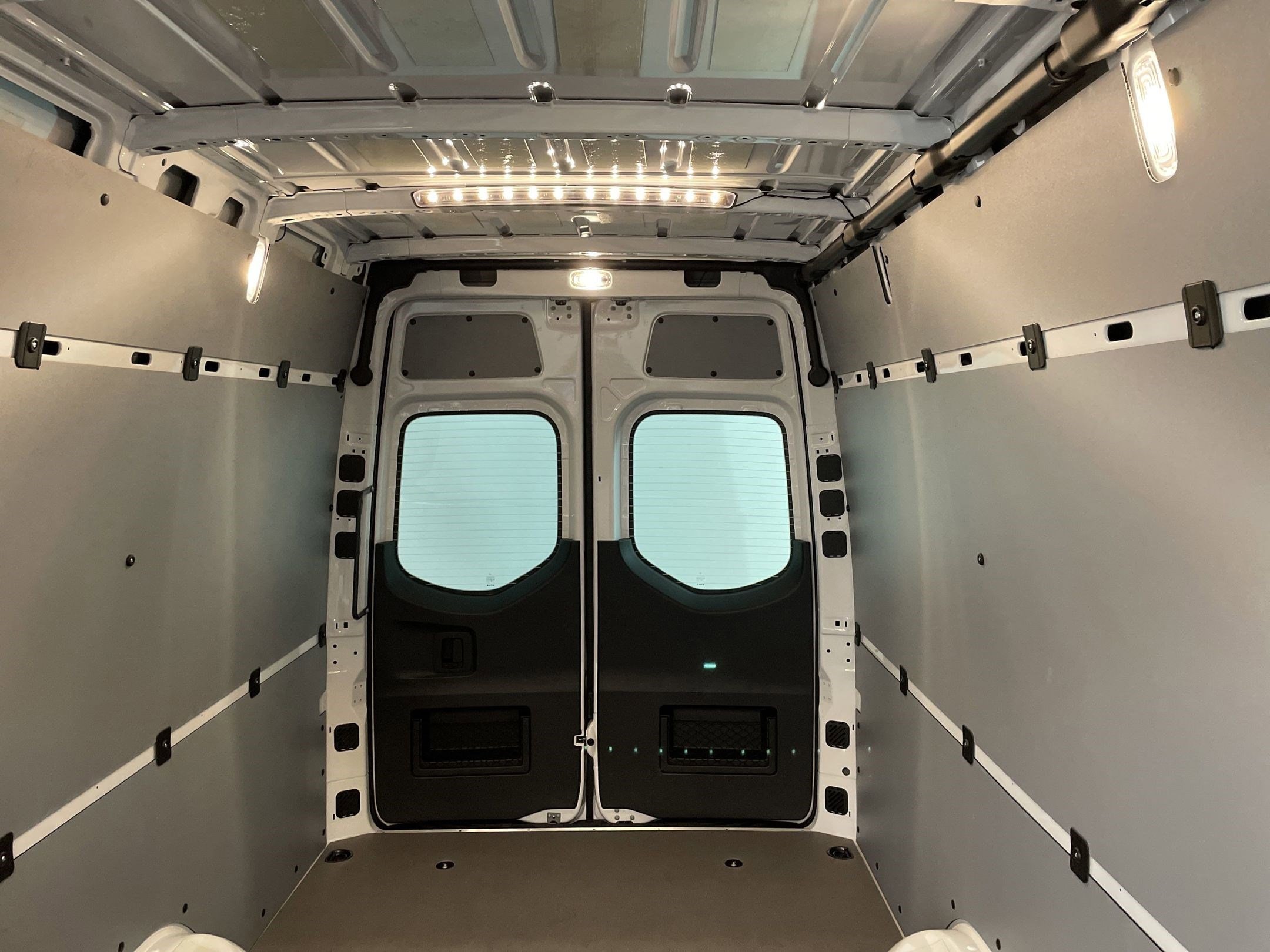 2025 Mercedes-Benz Sprinter Crew Van Base - Photo 26