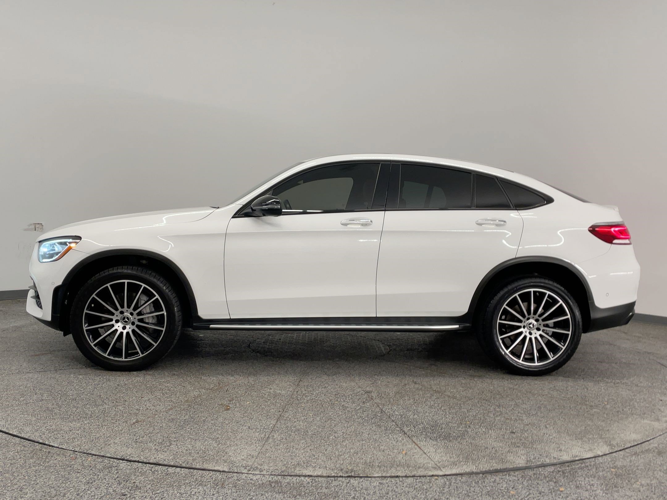 2022 Mercedes Benz GLC 300 4MATIC photo 2
